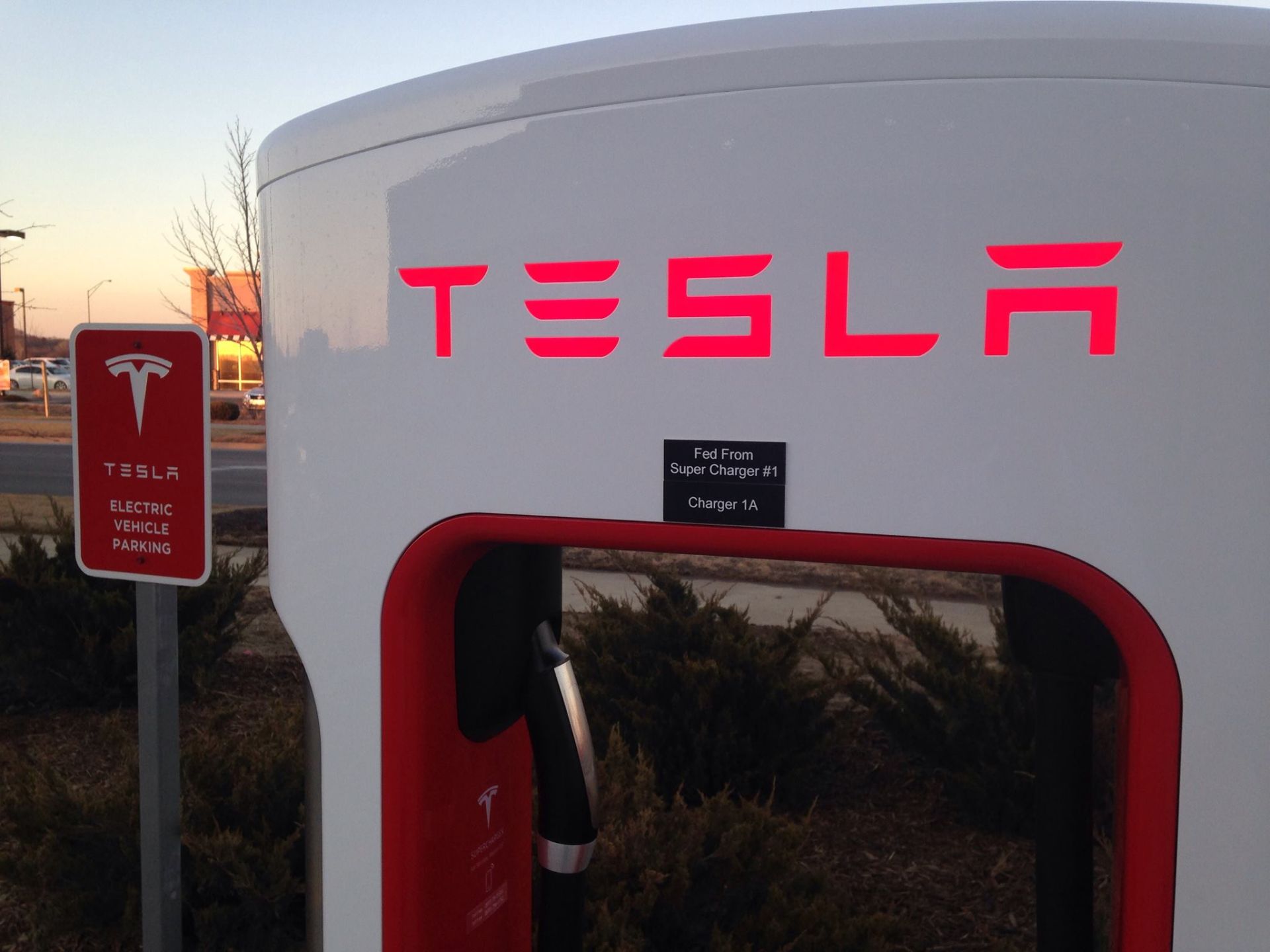 tesla-supercharger-logo-sign