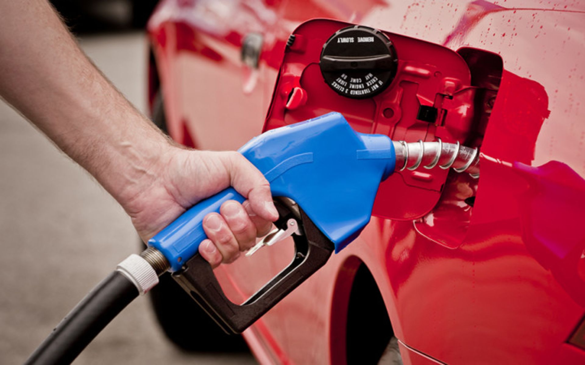 thumb_720_450_Cars_Fuel_Doorsdreamstime_l_55047556