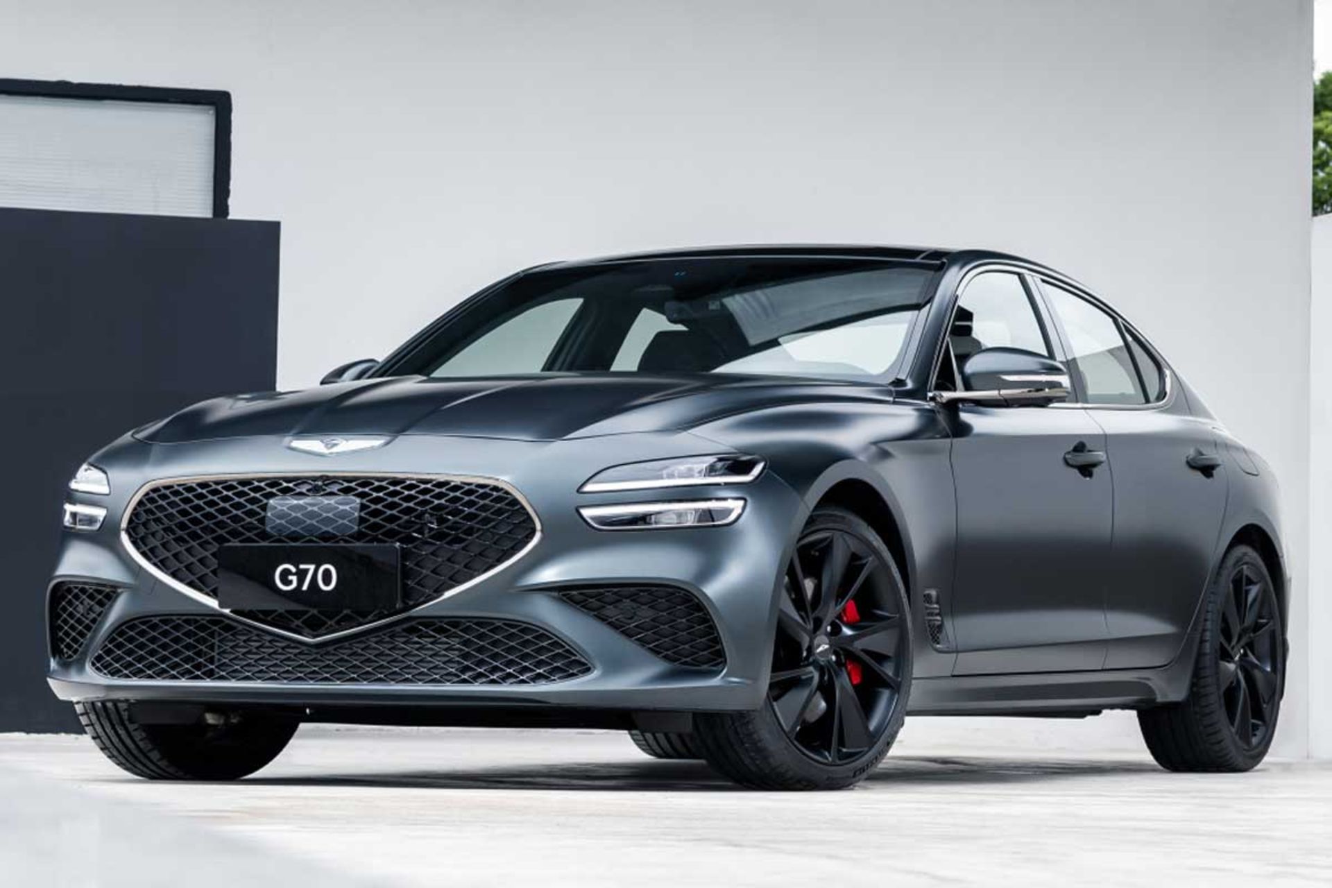 Genesis-G70-1