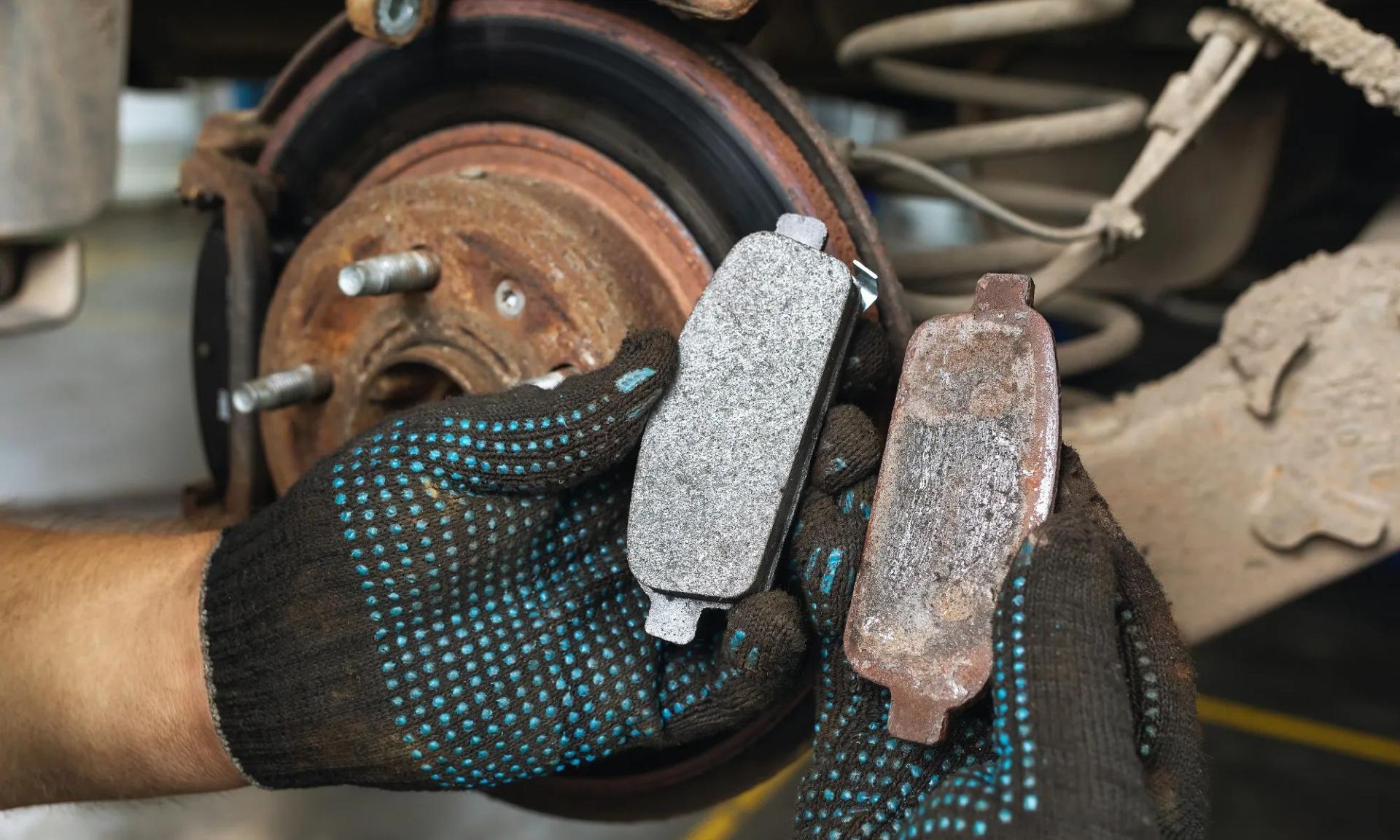 New-vs-Worn-Brake-Pads
