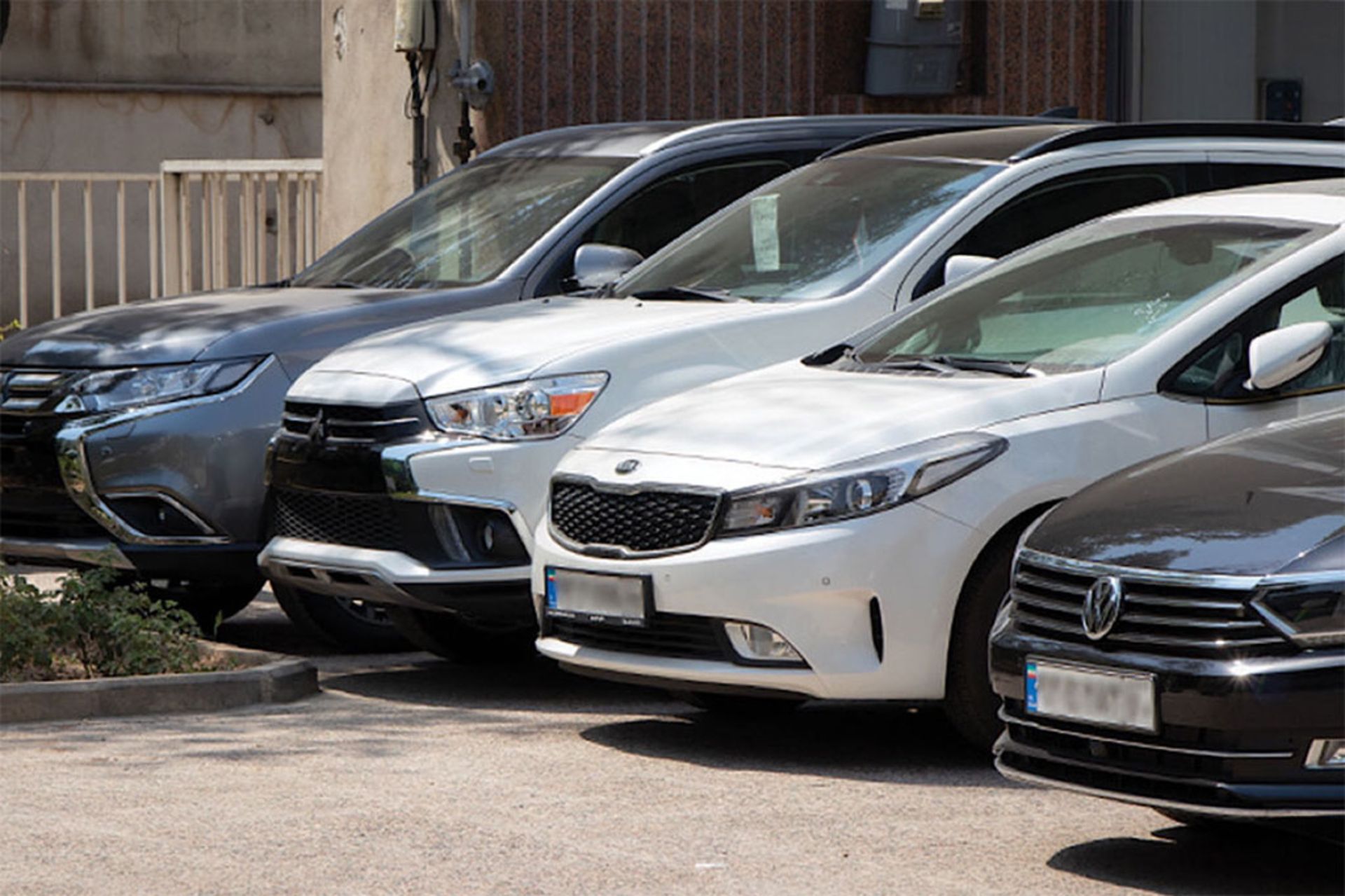 Travel-Tehran-buy-imported-cars
