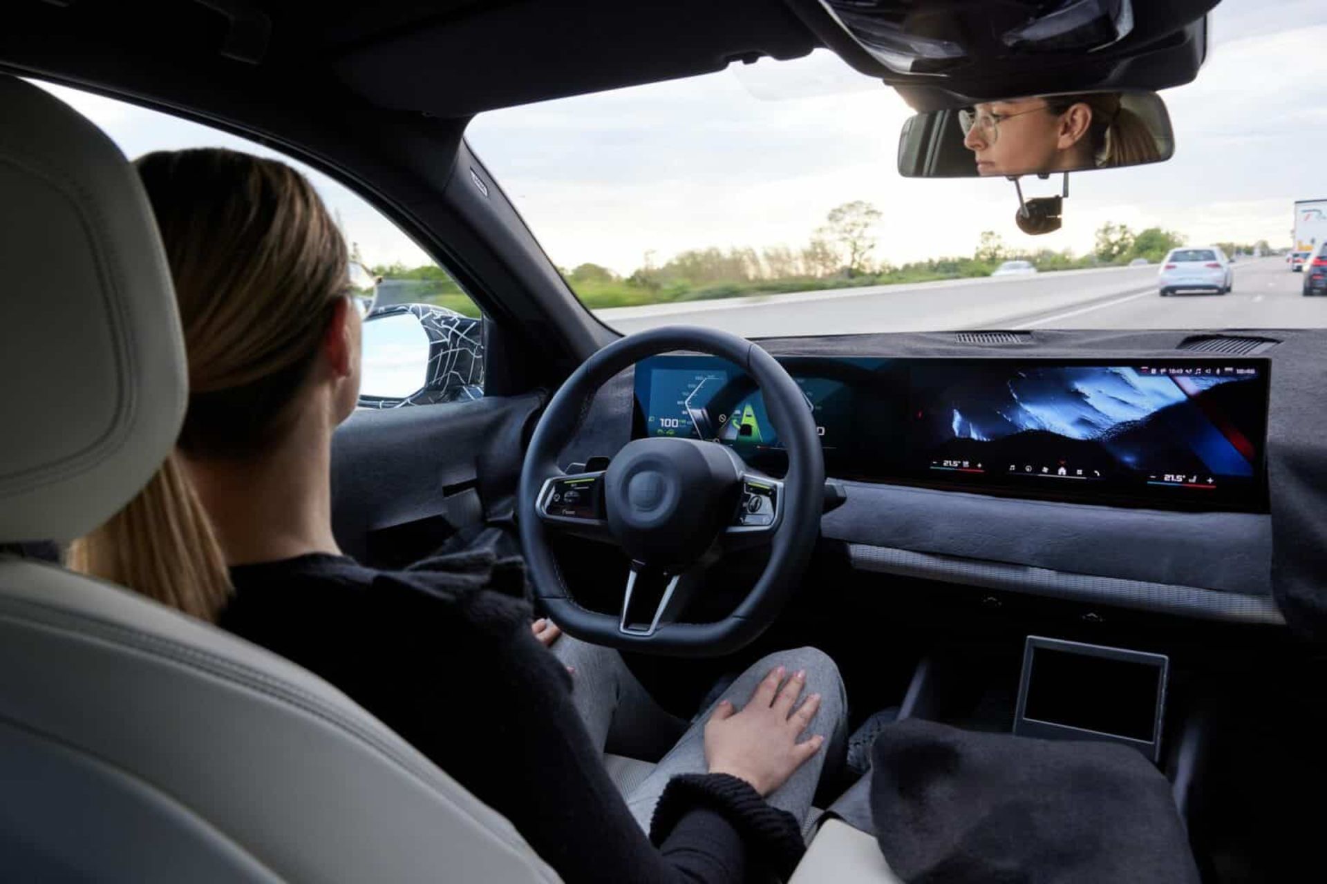 2024-bmw-i5-highway-assistant-03-1536x1024
