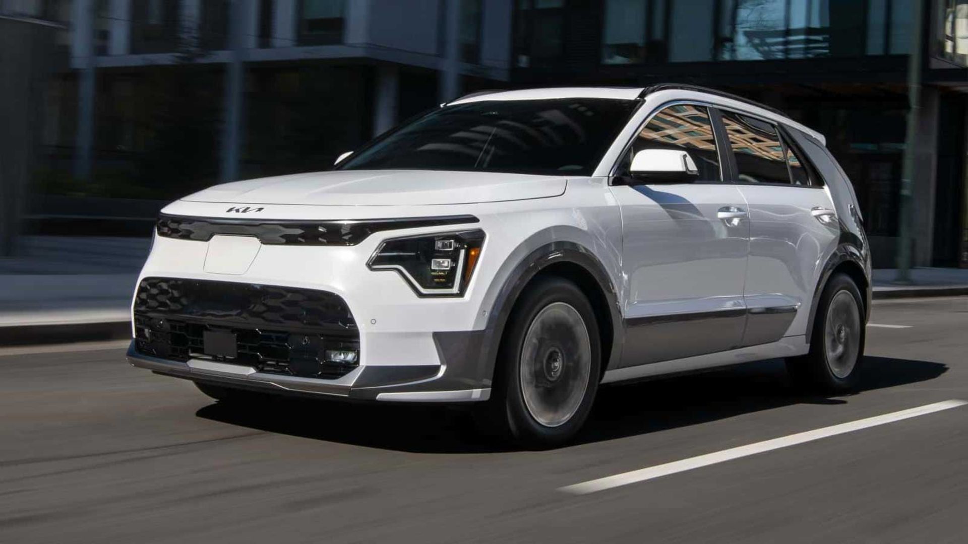 2024-kia-niro-ev-exterior-(