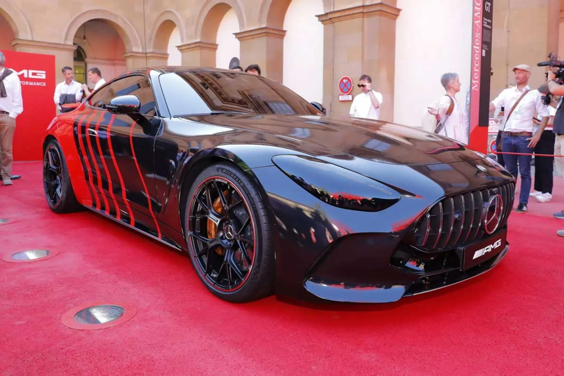 Mercedes-AMG-GT-Concept-E-1