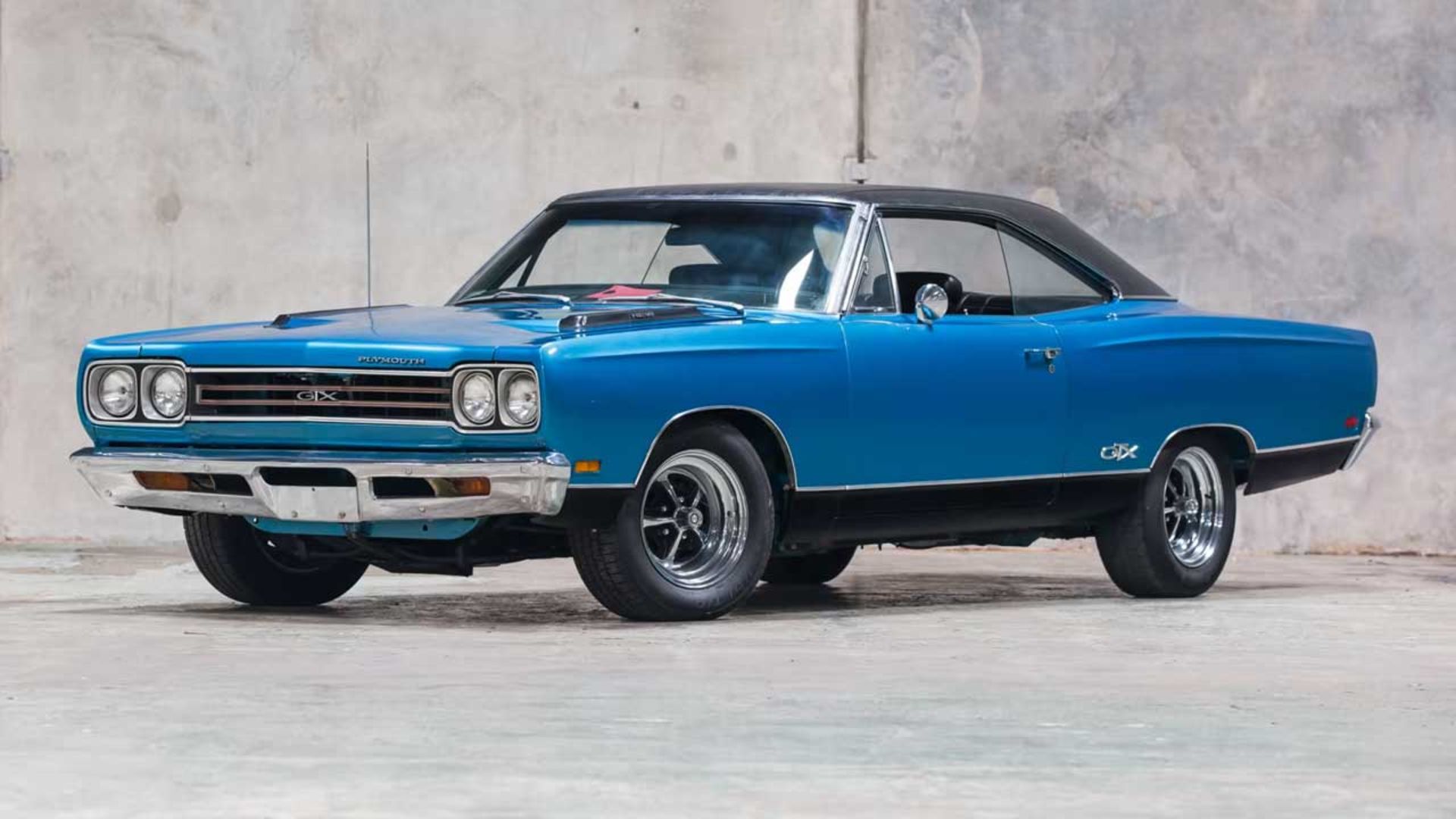 Plymouth-HEMI-GTX-1