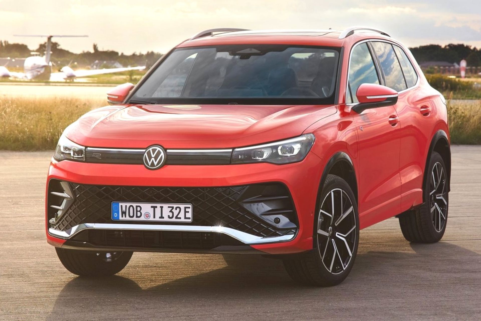 Volkswagen-Tiguan-2024-1600-05