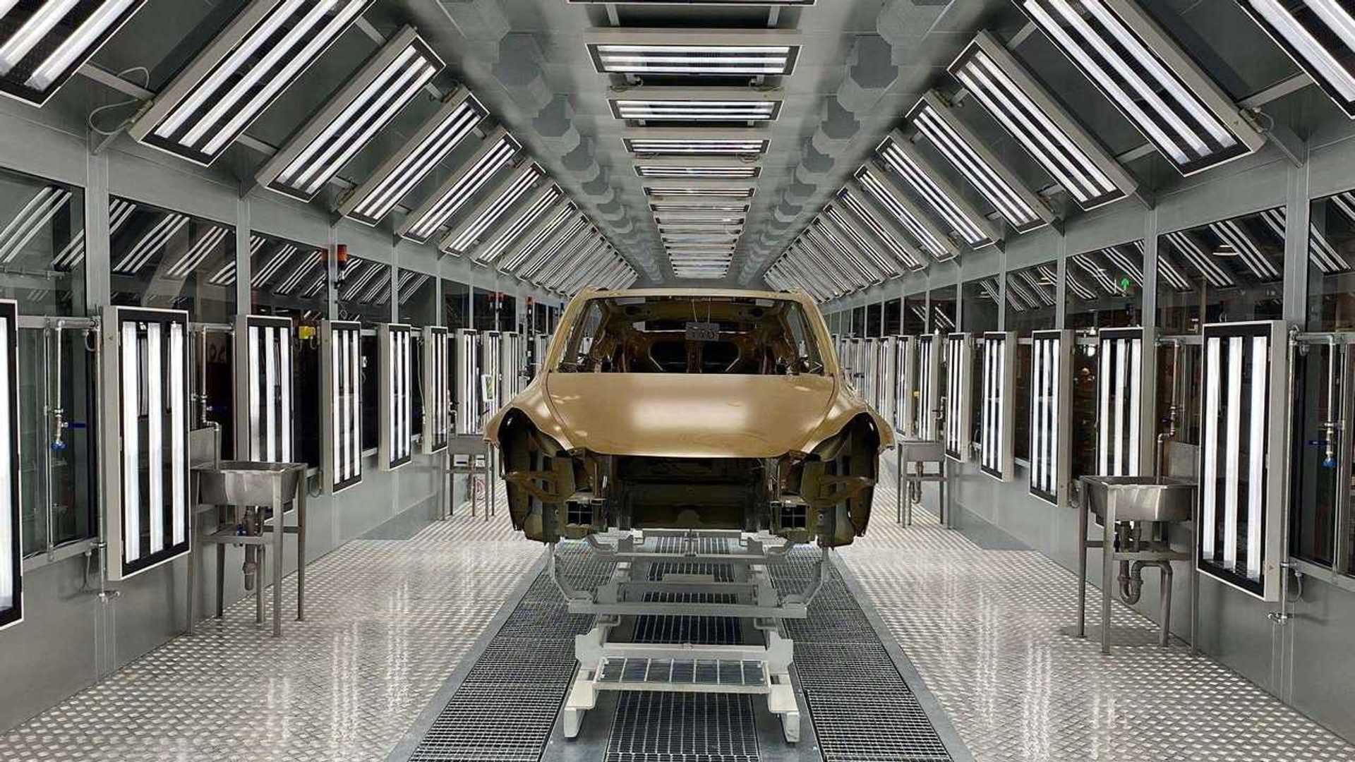 tesla-giga-shanghai-tesla-gigafactory-3-model-y-paint-shop
