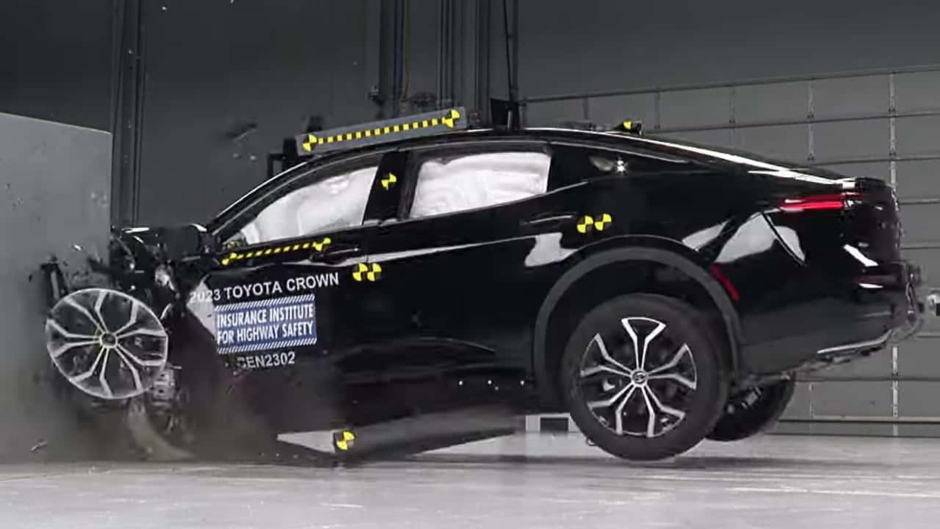 2023-toyota-crown-iihs-small-overlap-front-crash-test