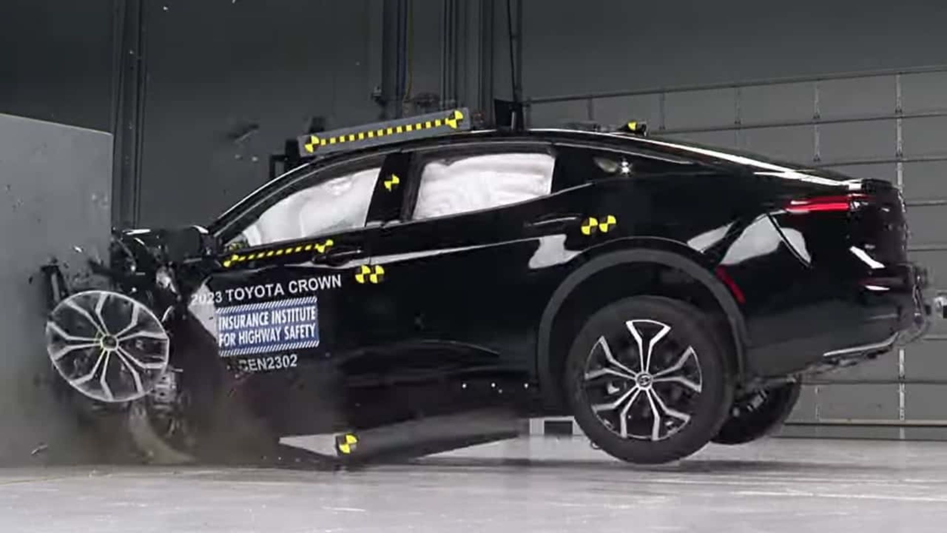 2023-toyota-crown-iihs-small-overlap-front-crash-test