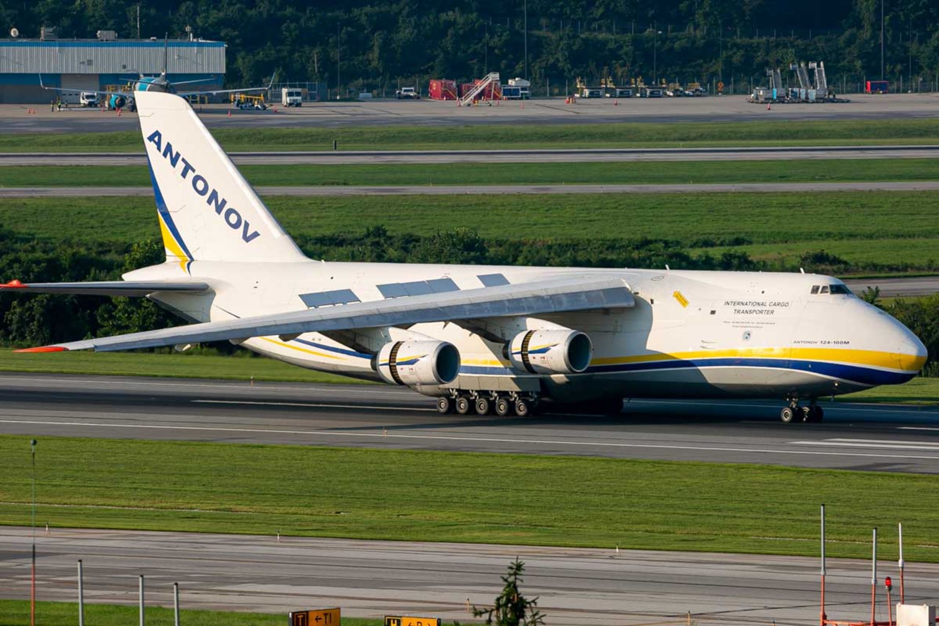 Antonov-AN-124-9