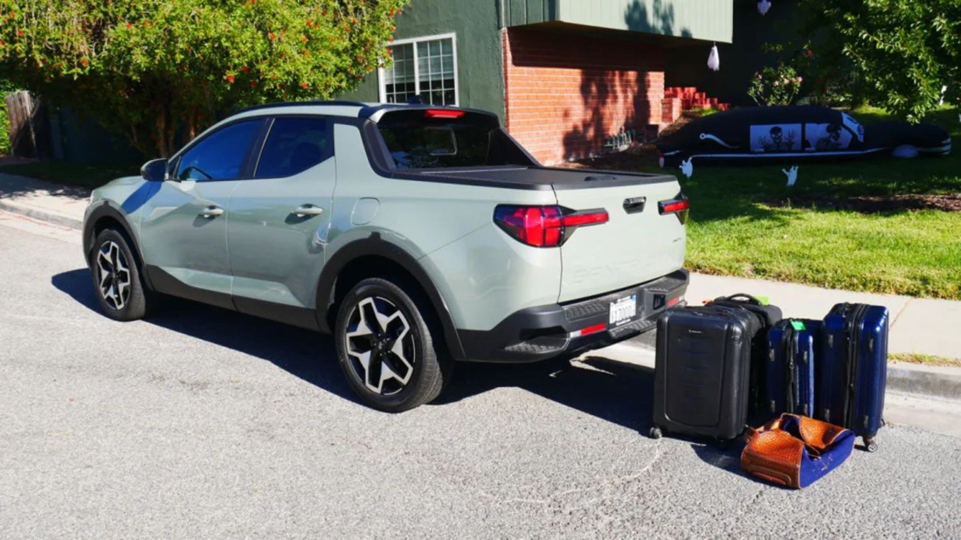 Hyundai-Santa-Cruz-luggage-test