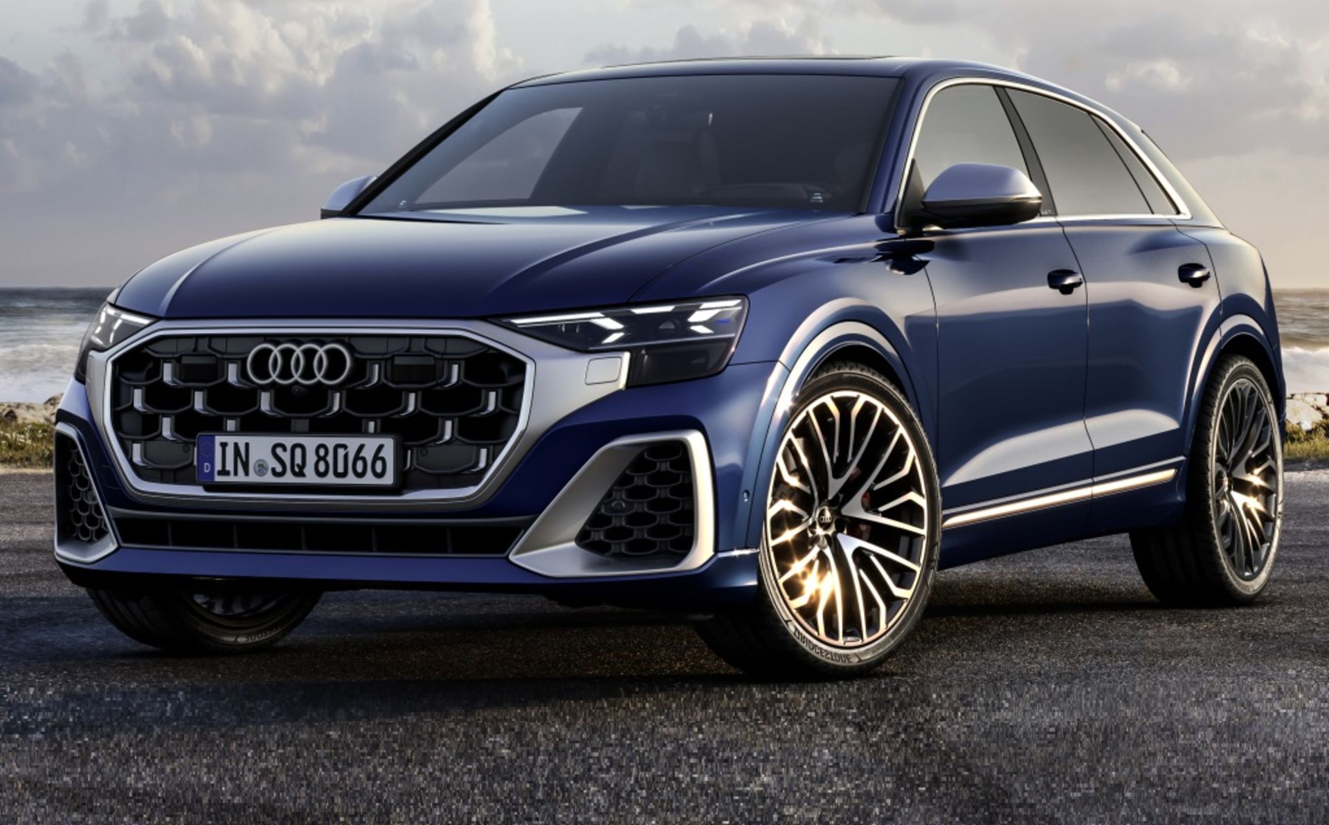 audi_sq8