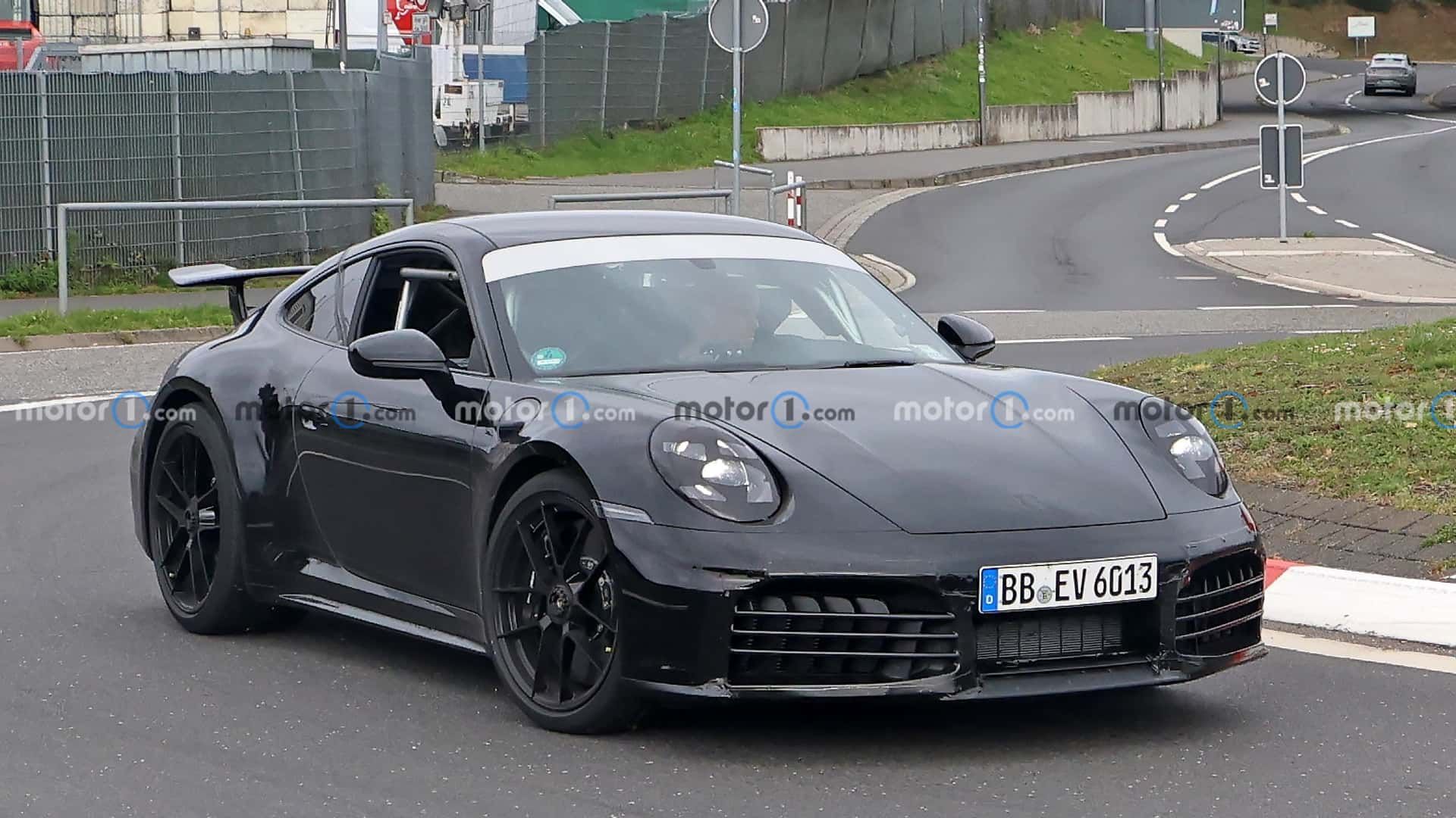 porsche-911-gts-front-view-facelift-spy-photo (1)
