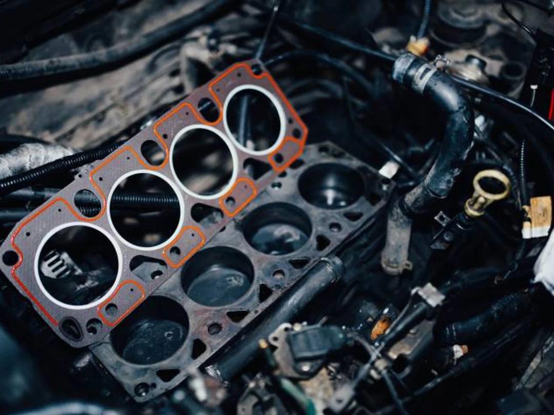 1668741627168_checking-a-cylinder-head-gasket-in-the-car-engine
