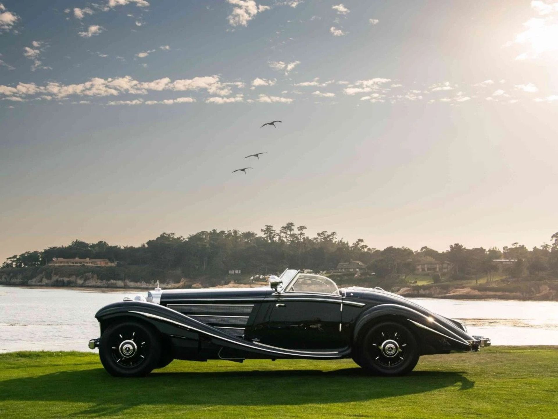 1937-mercedes-540k-side