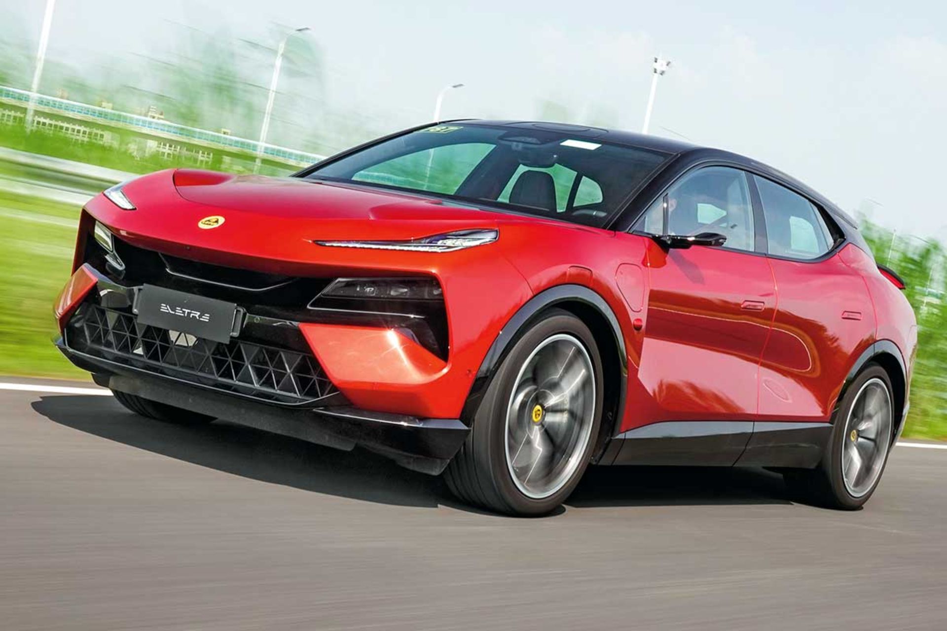 Lotus-Eletre-8