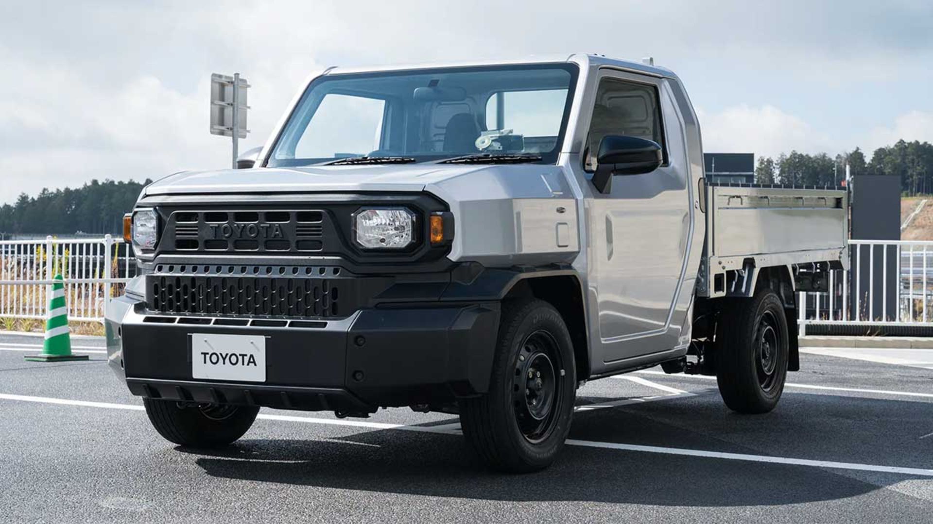 Toyota-IMV-0-1