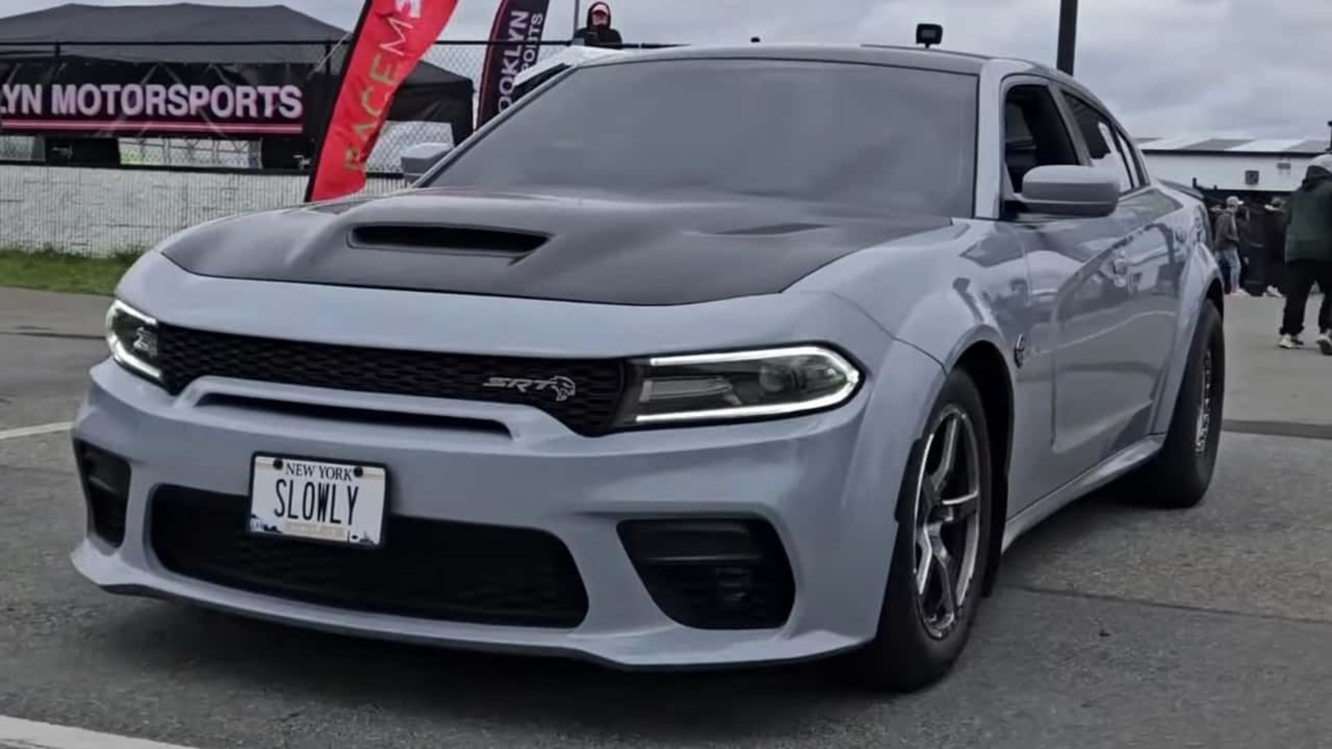dodge-charger-hellcat-roll-racing-video