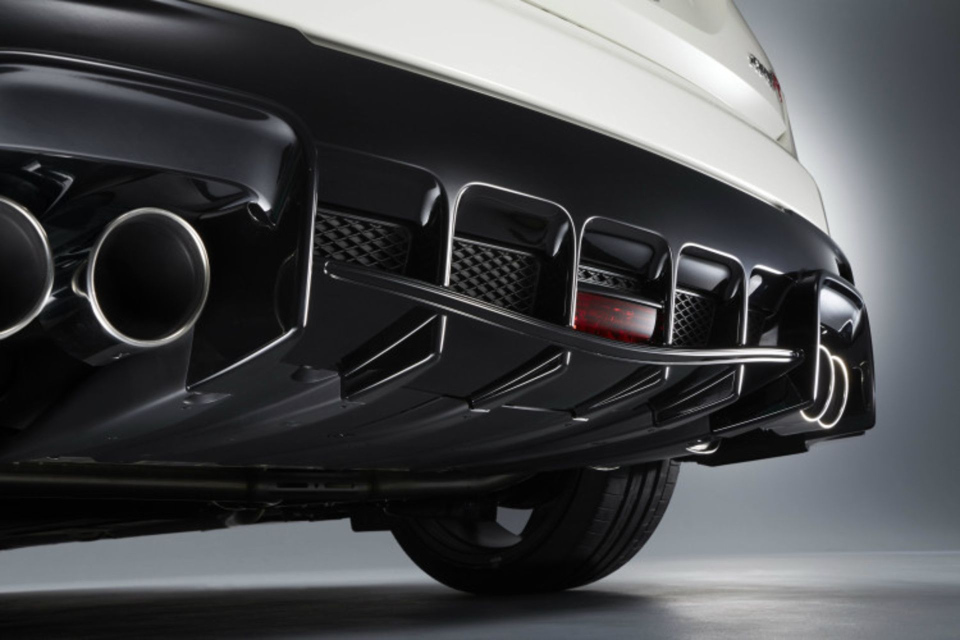 racecar-diffuser-racecar-diffuser-diffuser-technology-street-driving-pic2-750x500