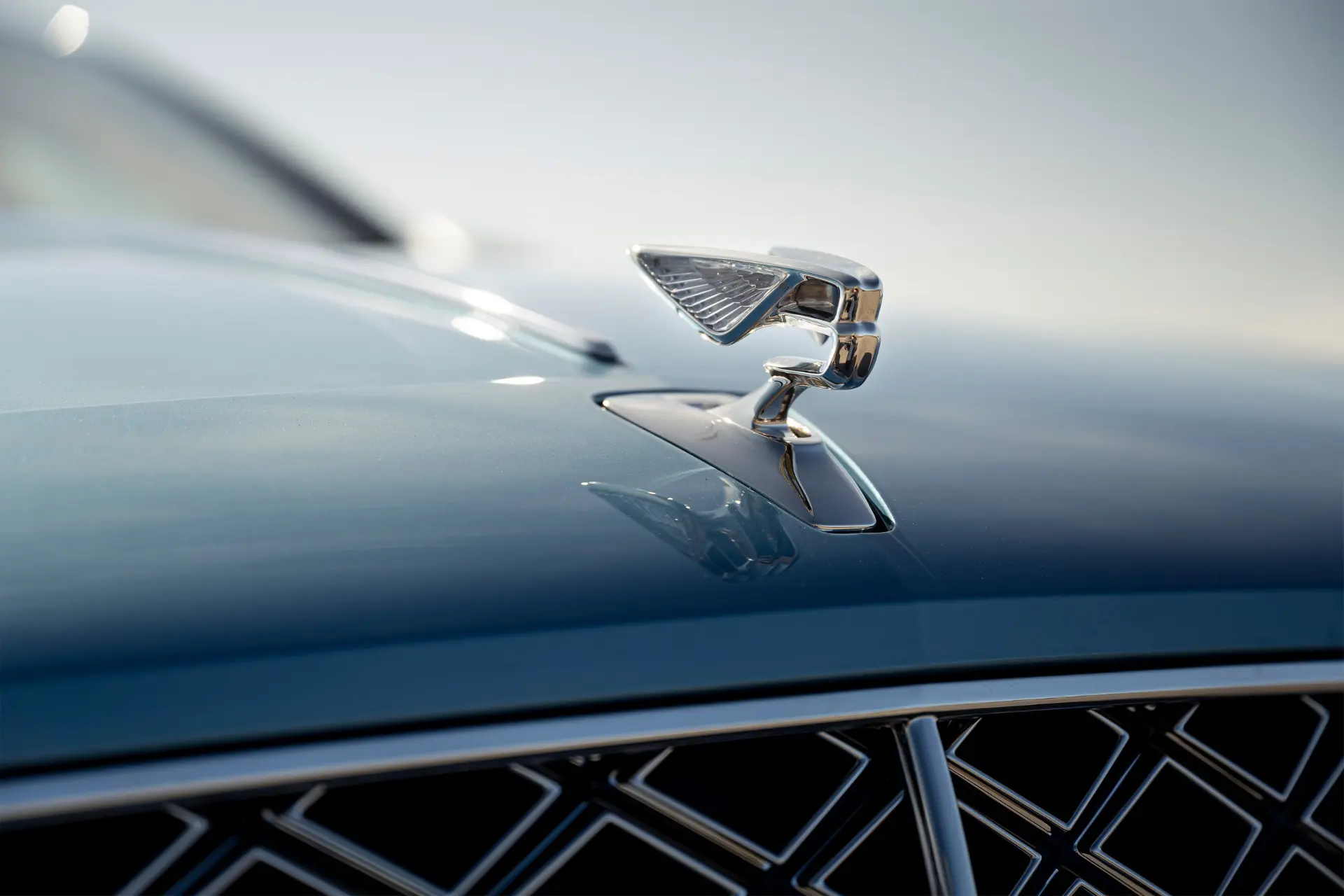 the-flying-b-is-bentley-s-mesmerizing-hood-mascot-here-s-what-you-didn-t-know-about-it-204265_1