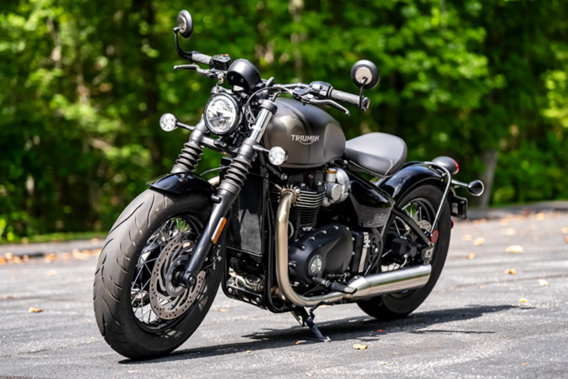 2023-Triumph-Bonneville-Bobber-Review-11