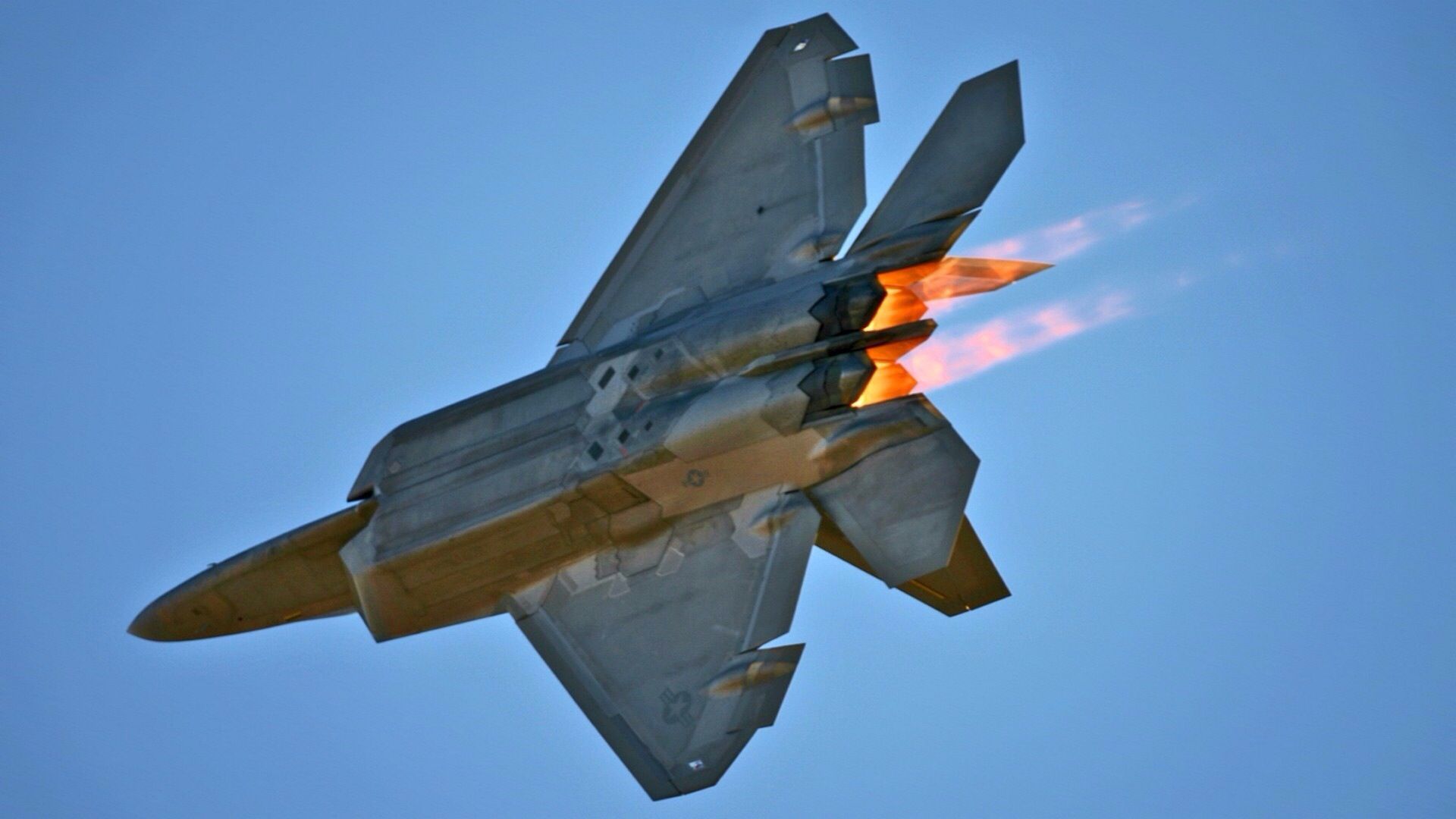 F-22 Raptor afterburner