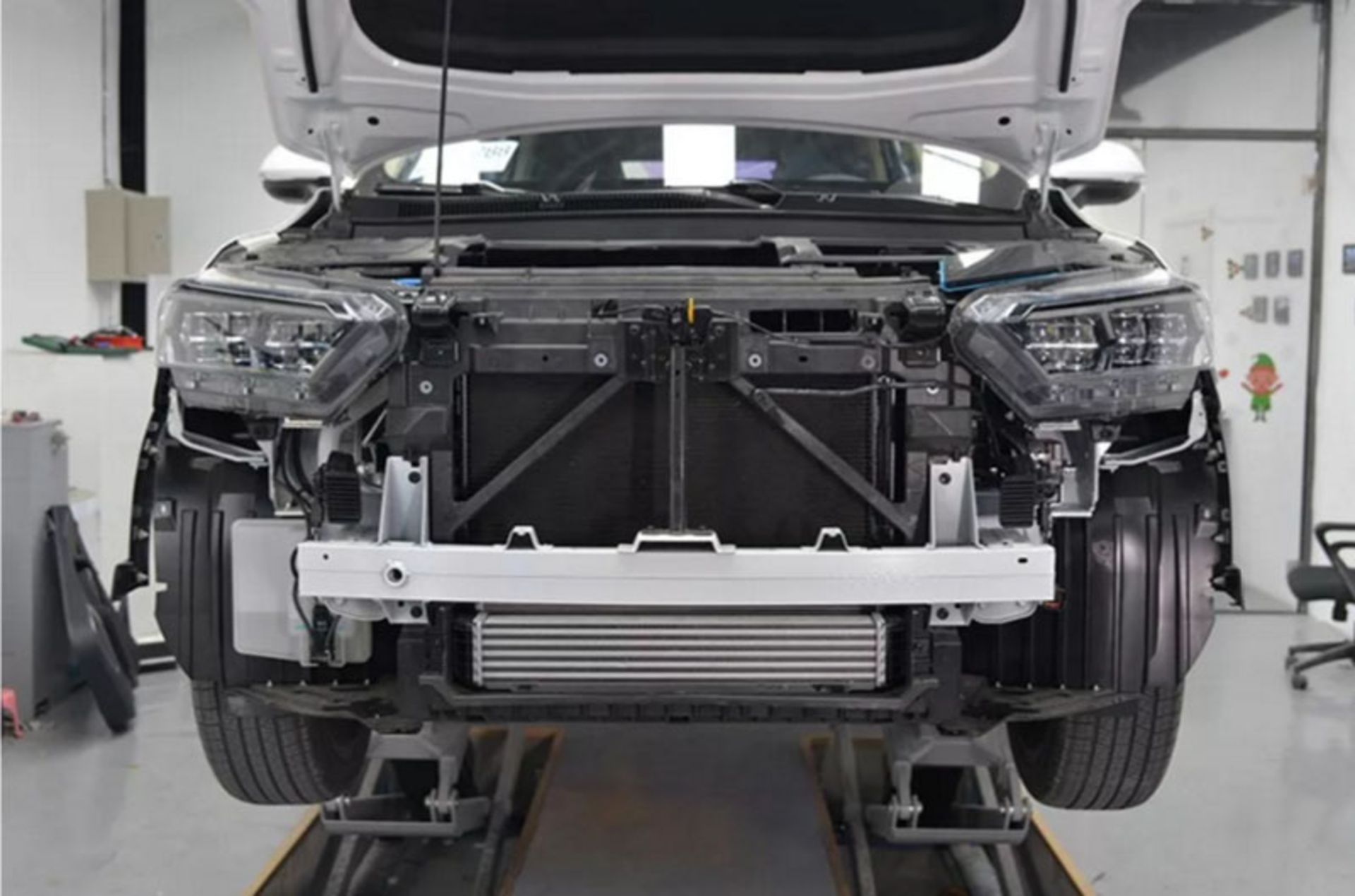 FAW-Bestune-T77-Review-Crash-Beam-1