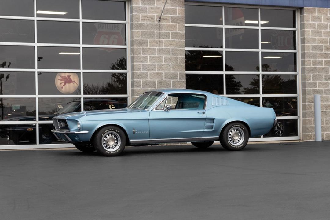 Ford-Mustang-Fastback-1967-(3)