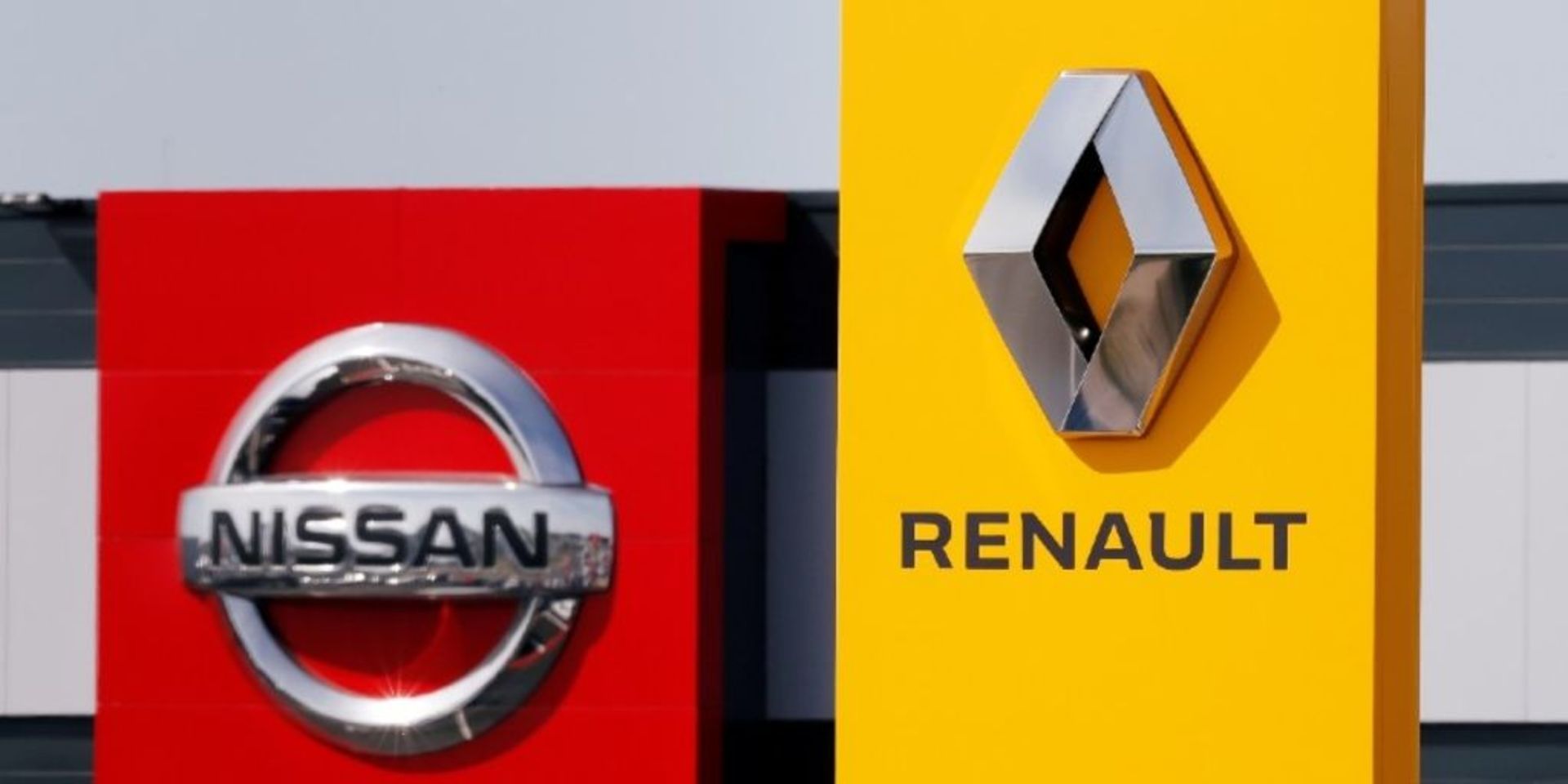 Renault Nissan logo