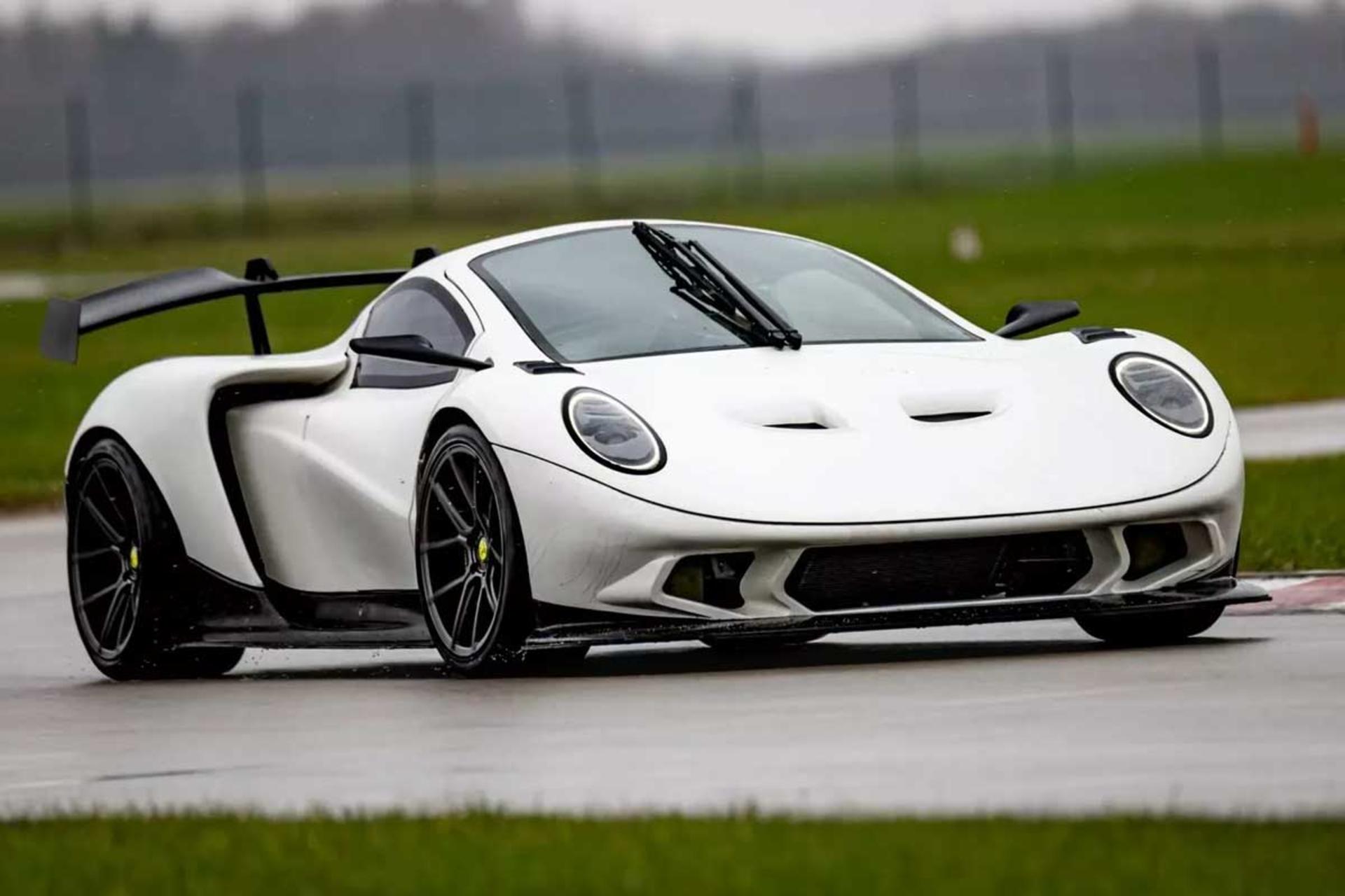 Rhino-Racing-RR01-3