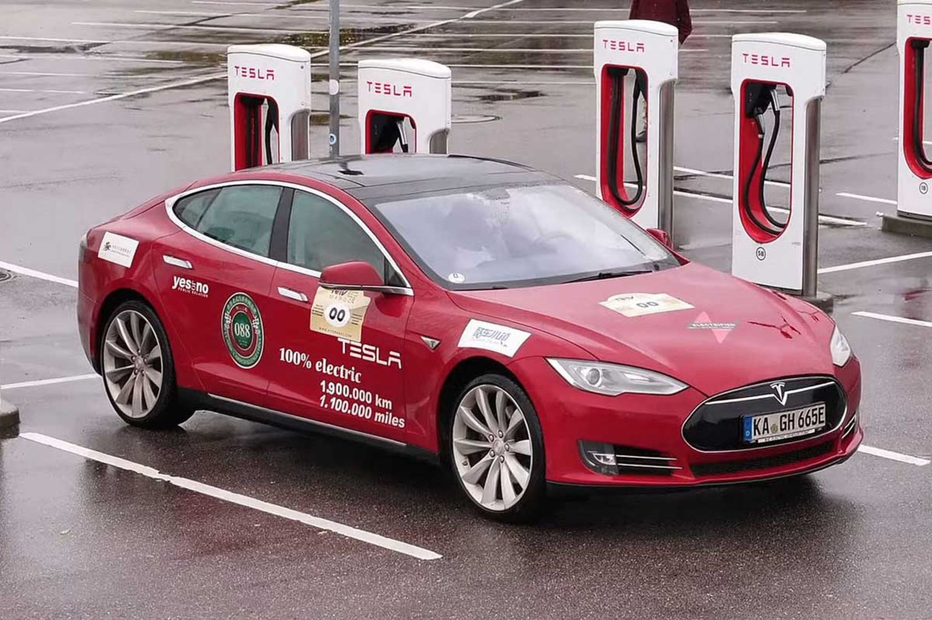 Tesla-Model-S-1