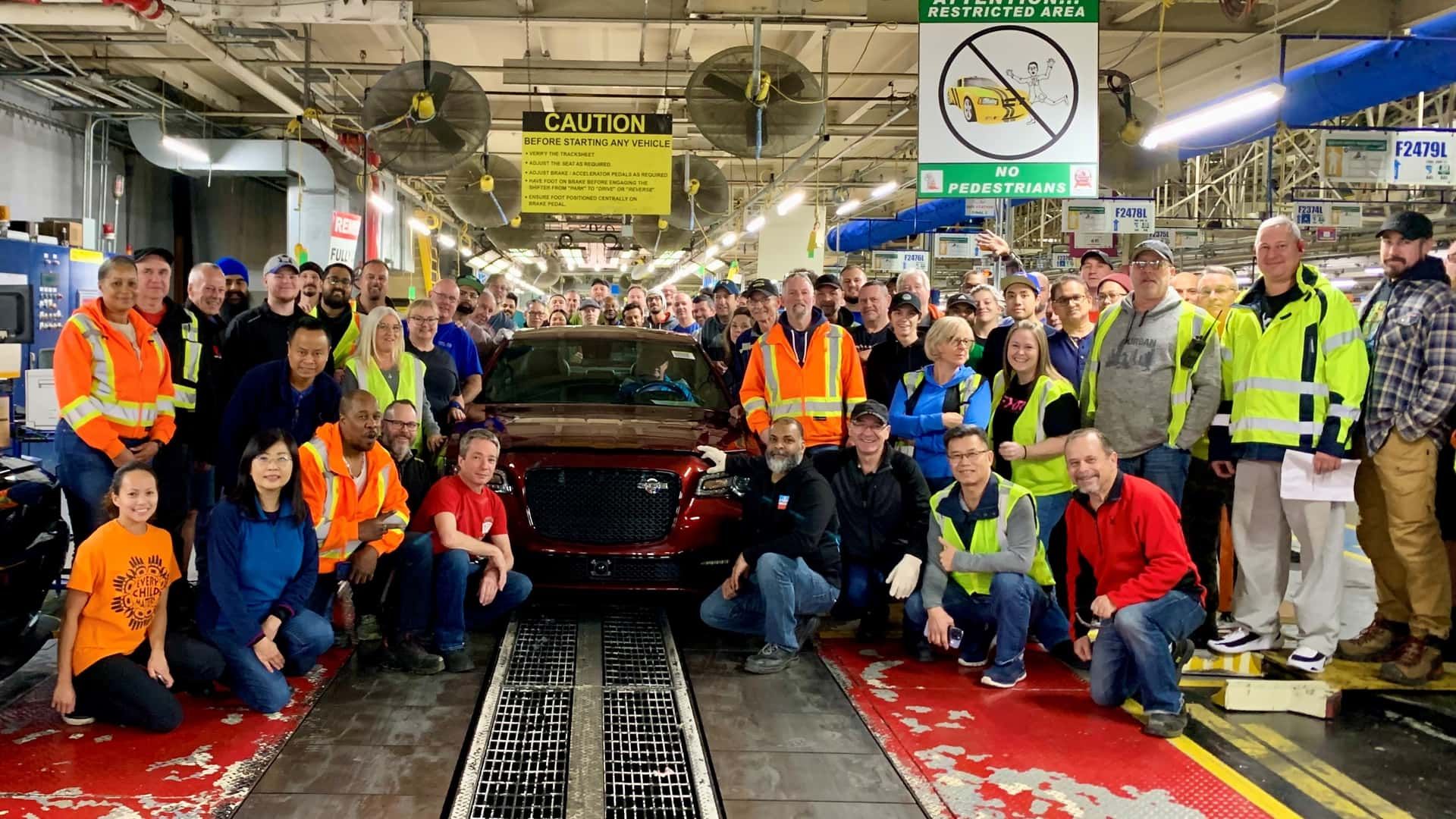 last-2023-chrysler-300c-rolls-off-the-assembly-lines