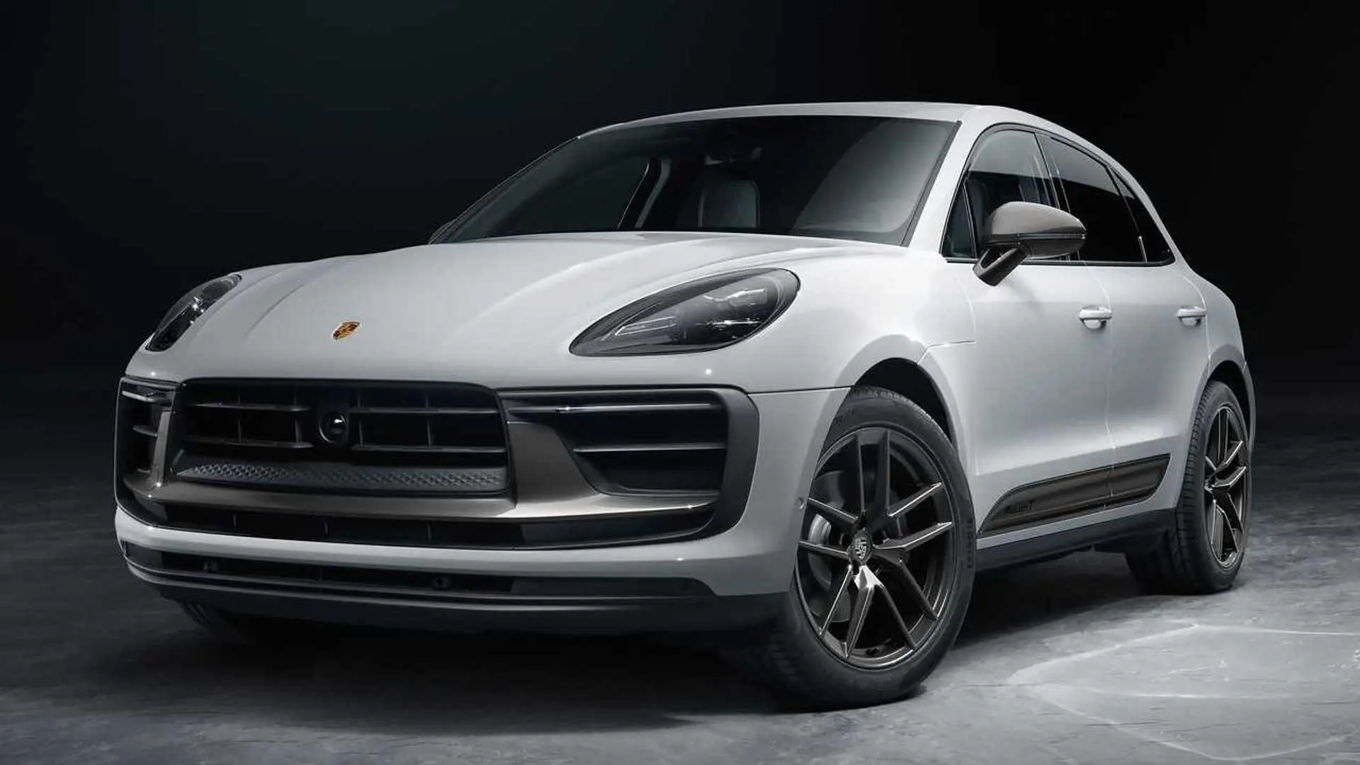 2022-porsche-macan-t