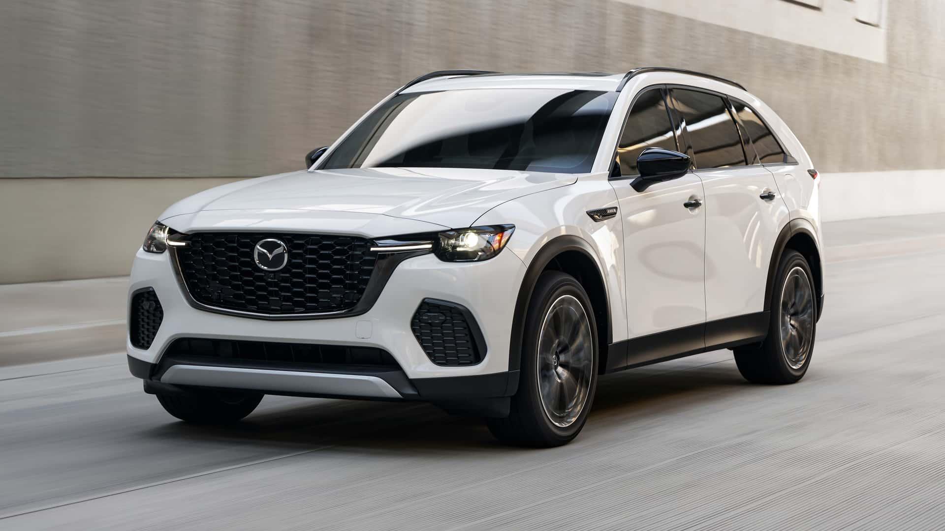 2025-mazda-cx-70-phev-exterior-front-quarter