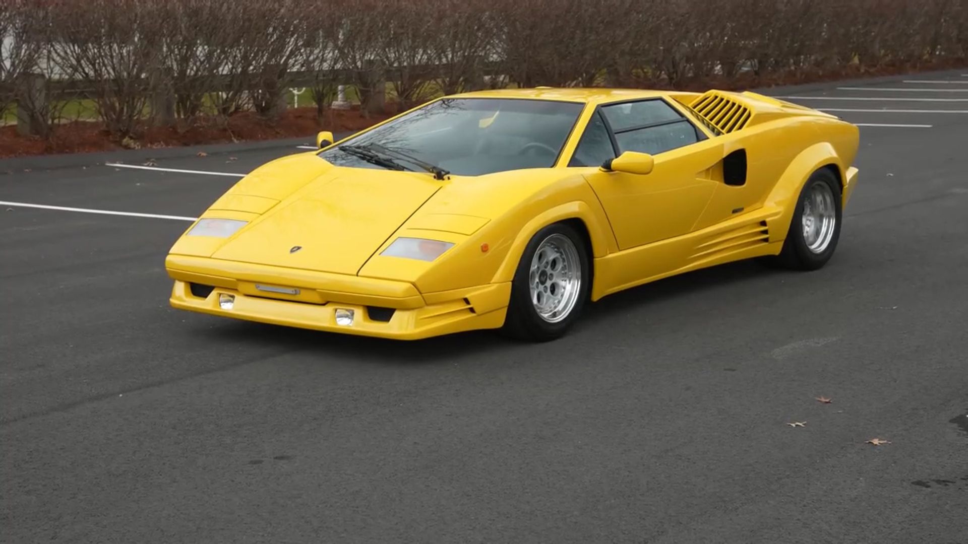 Driving The Lamborghini Countach 1