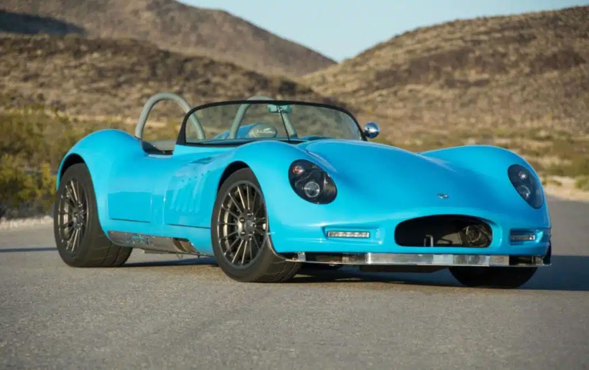 Lucra-200mph-supercar-hero-image-1024x644