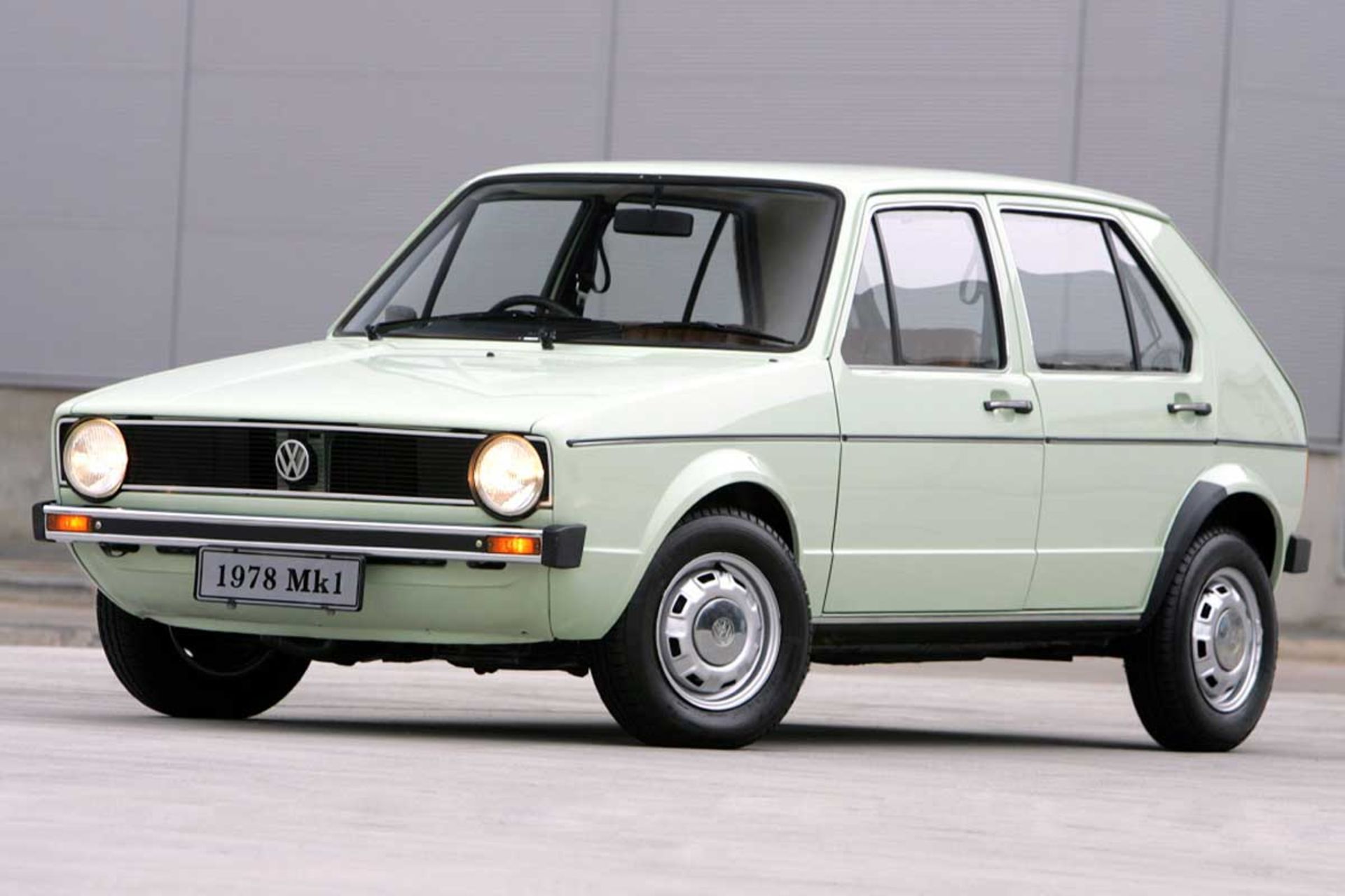 Volkswagen-Golf-1
