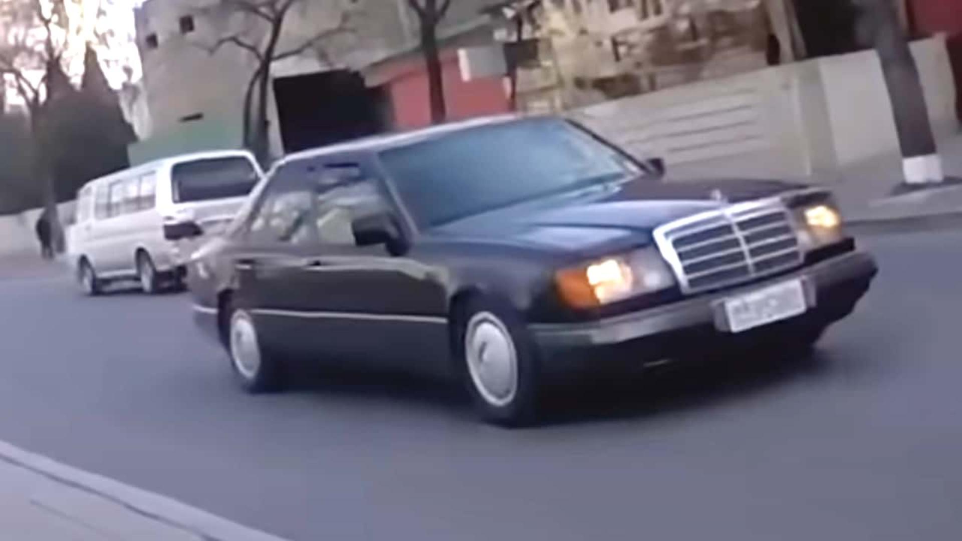 north-korea-car-spotting-mercedes