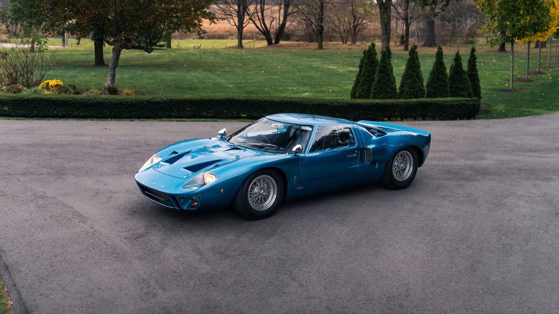 rare-1966-ford-gt40-mki-road-car-nets-almost-7-million-at-auction_14
