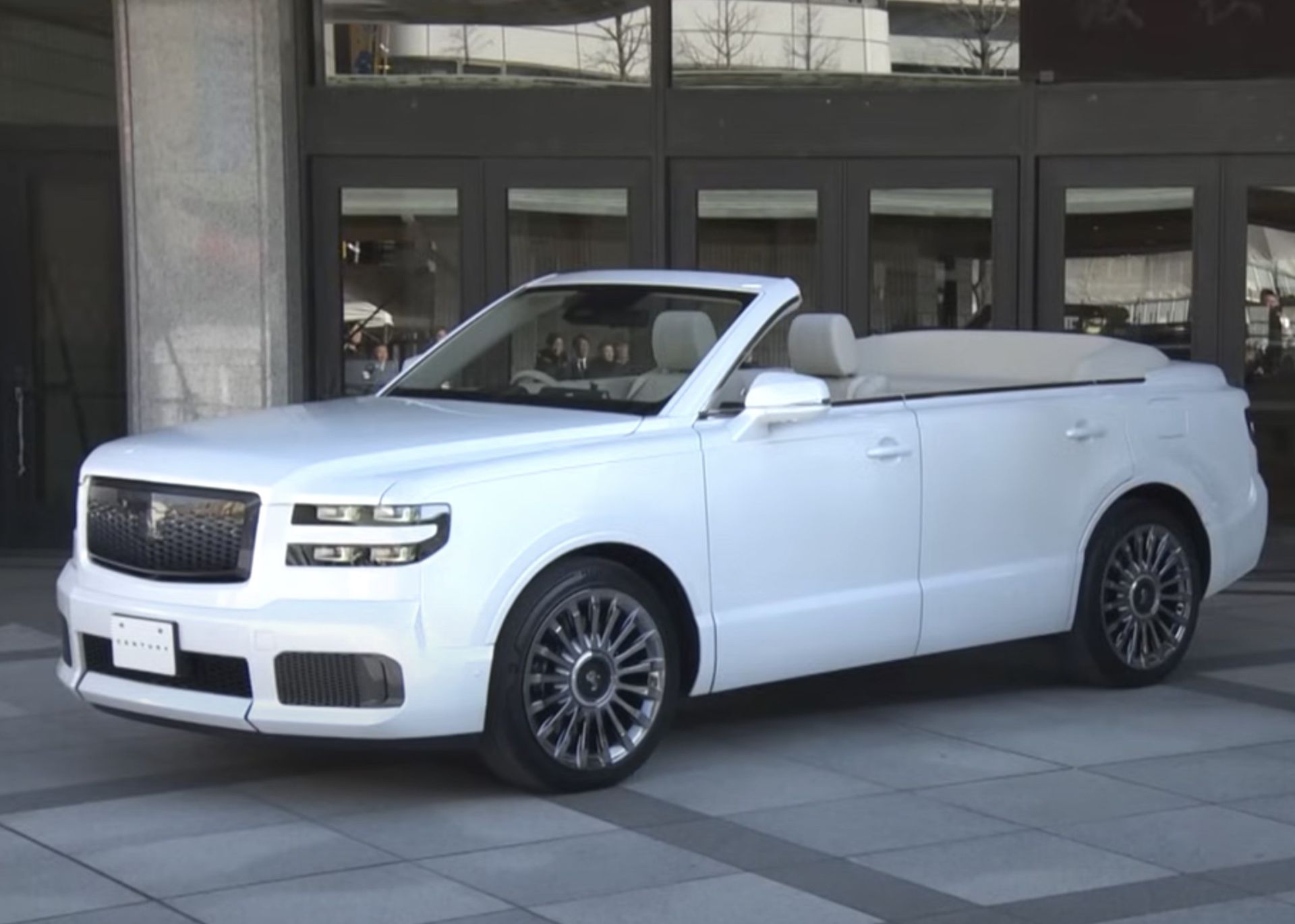 toyota-century-suv-convertible-is-a-dream-parade-car_6