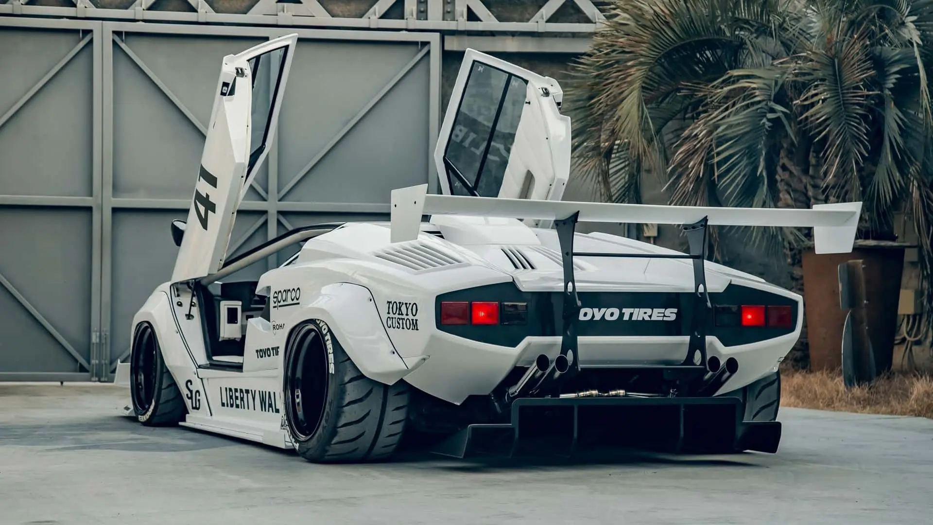 widebody-lamborghini-countach-by-liberty-walk (6)