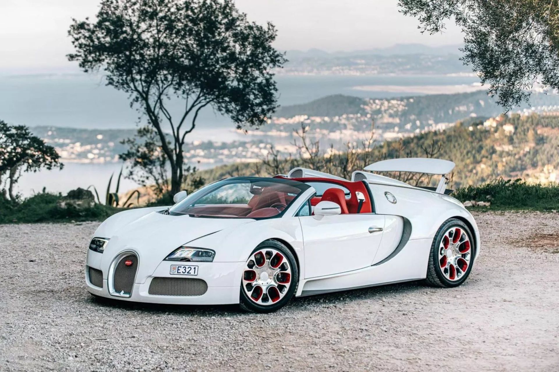Bugatti-Veyron-Grand-Sport-Wei-Long-8_result-1536x1025
