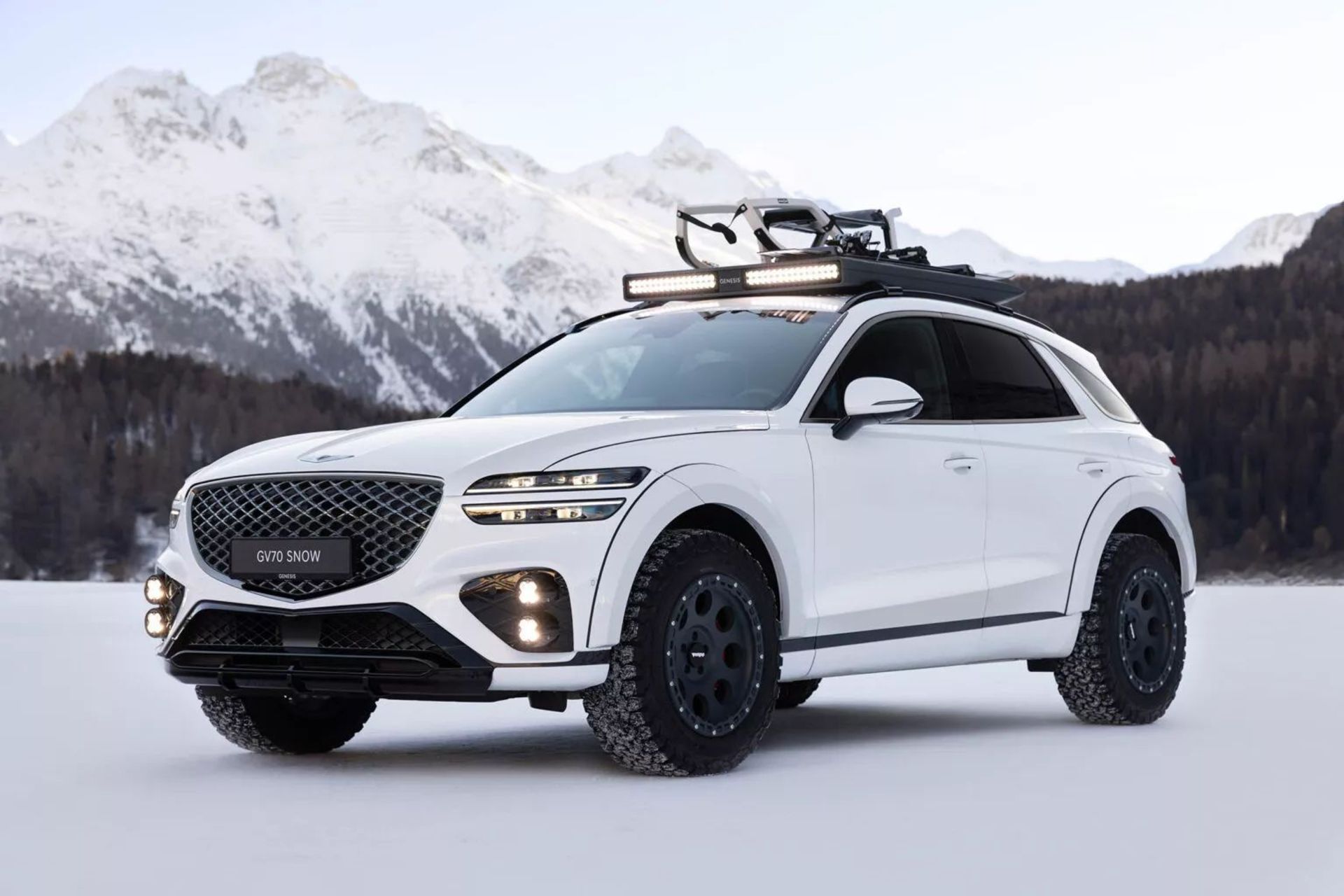 Genesis-GV70-Snow-1-1536x1024