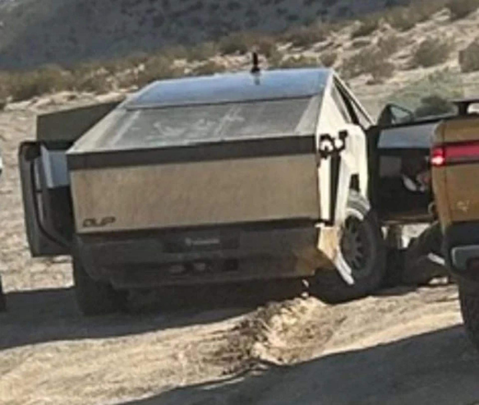 cybertruck_koh_broke39