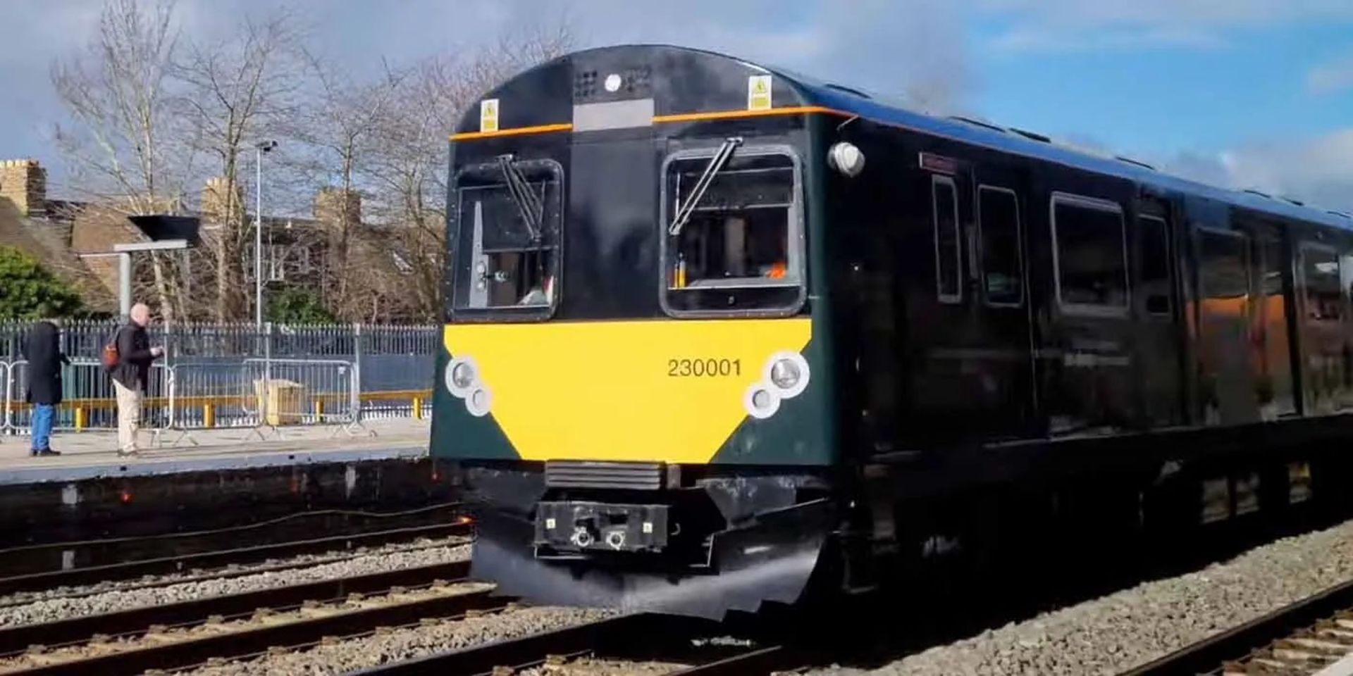 Electric-train-UK-Great-Western-Railyway