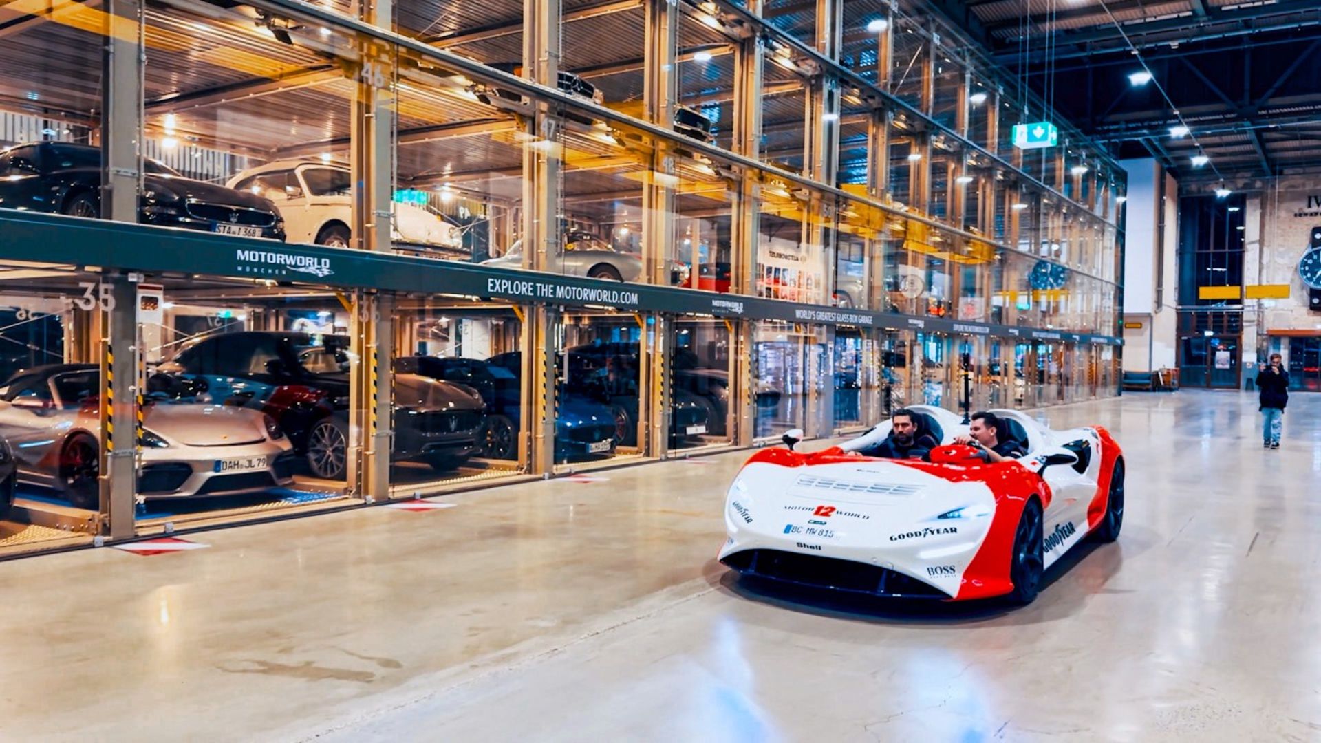 world-biggest-garage-motor-world