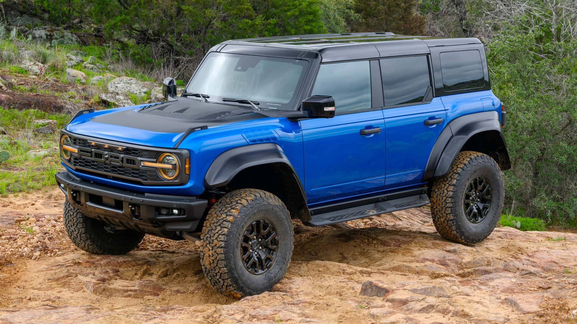 2024-ford-bronco-raptor-black-appearance-package.