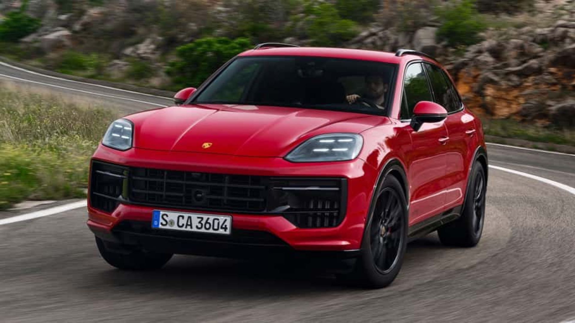 2025-porsche-cayenne-gts