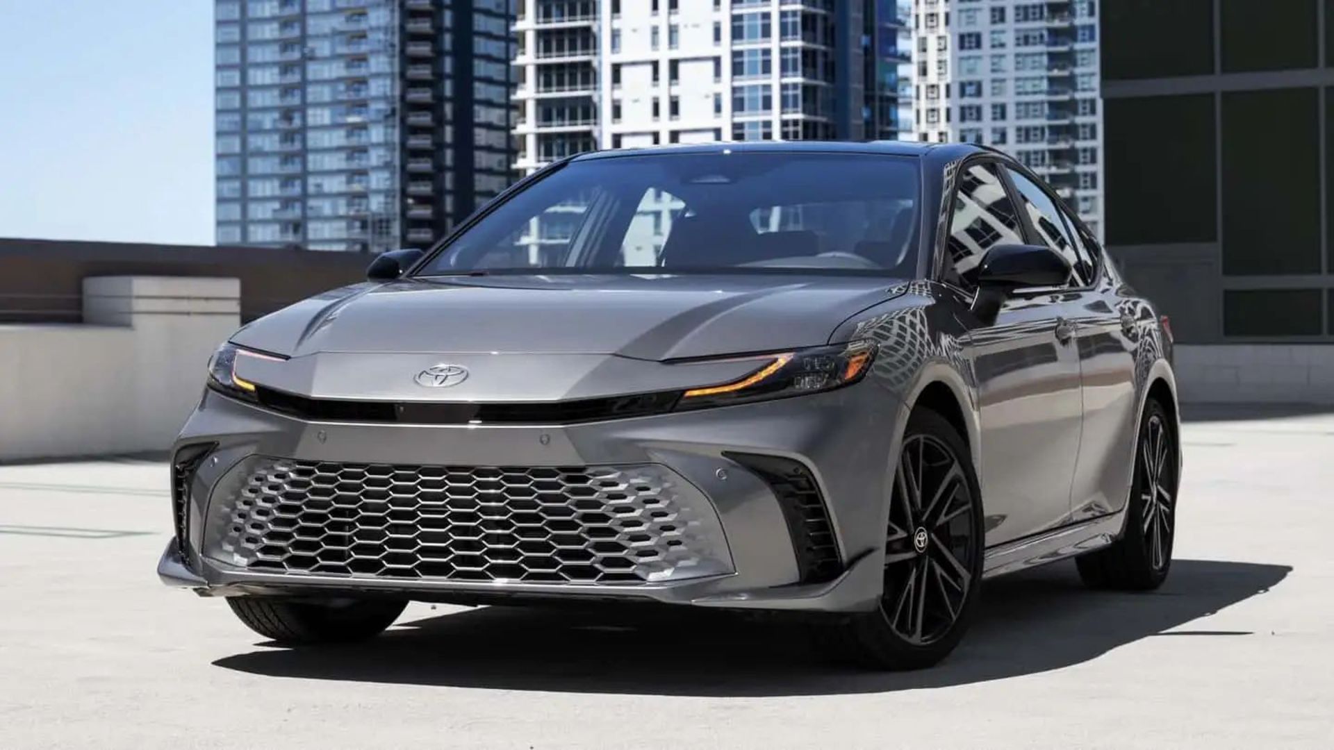 2025-toyota-camry-silver