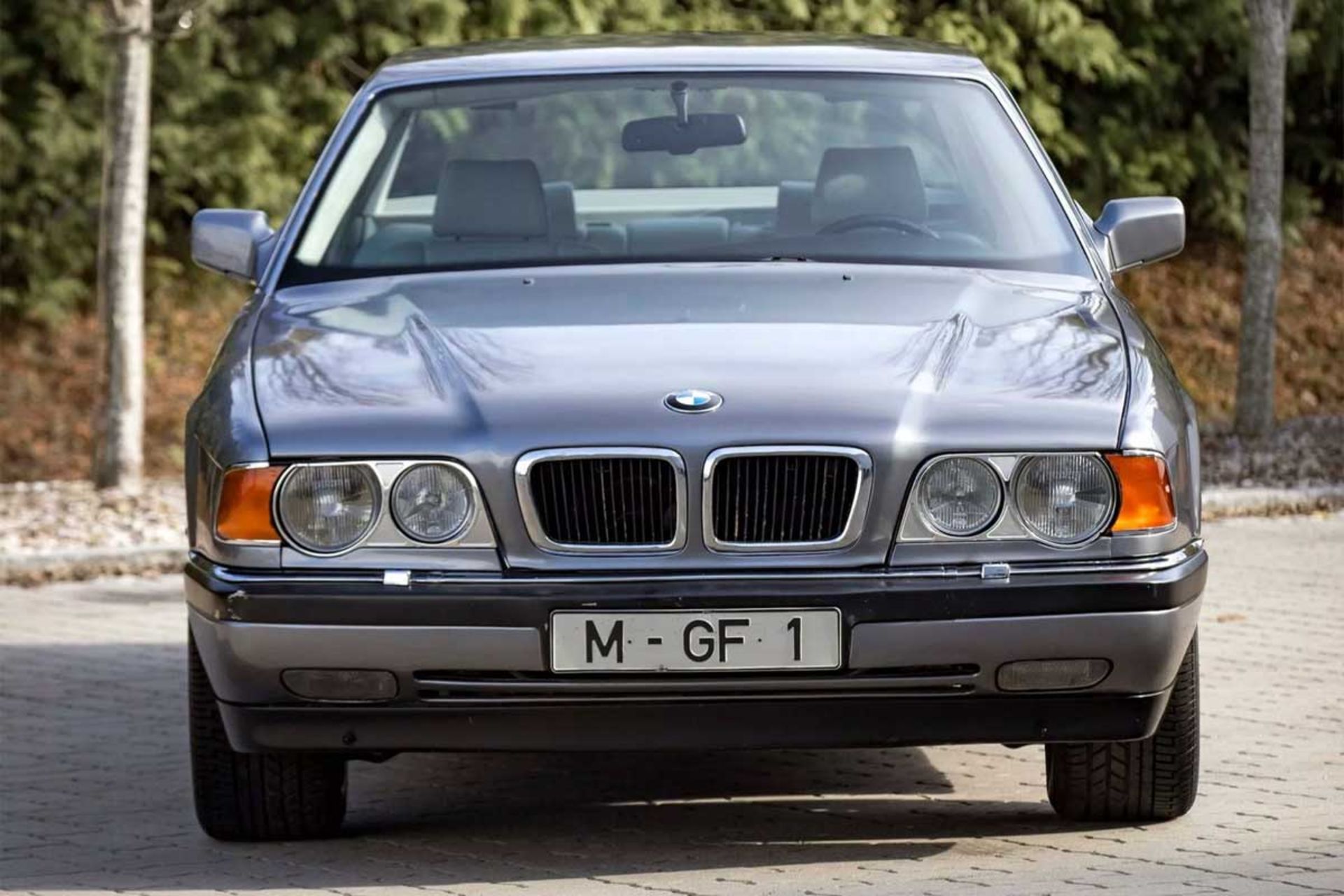 BMW-750iL-1